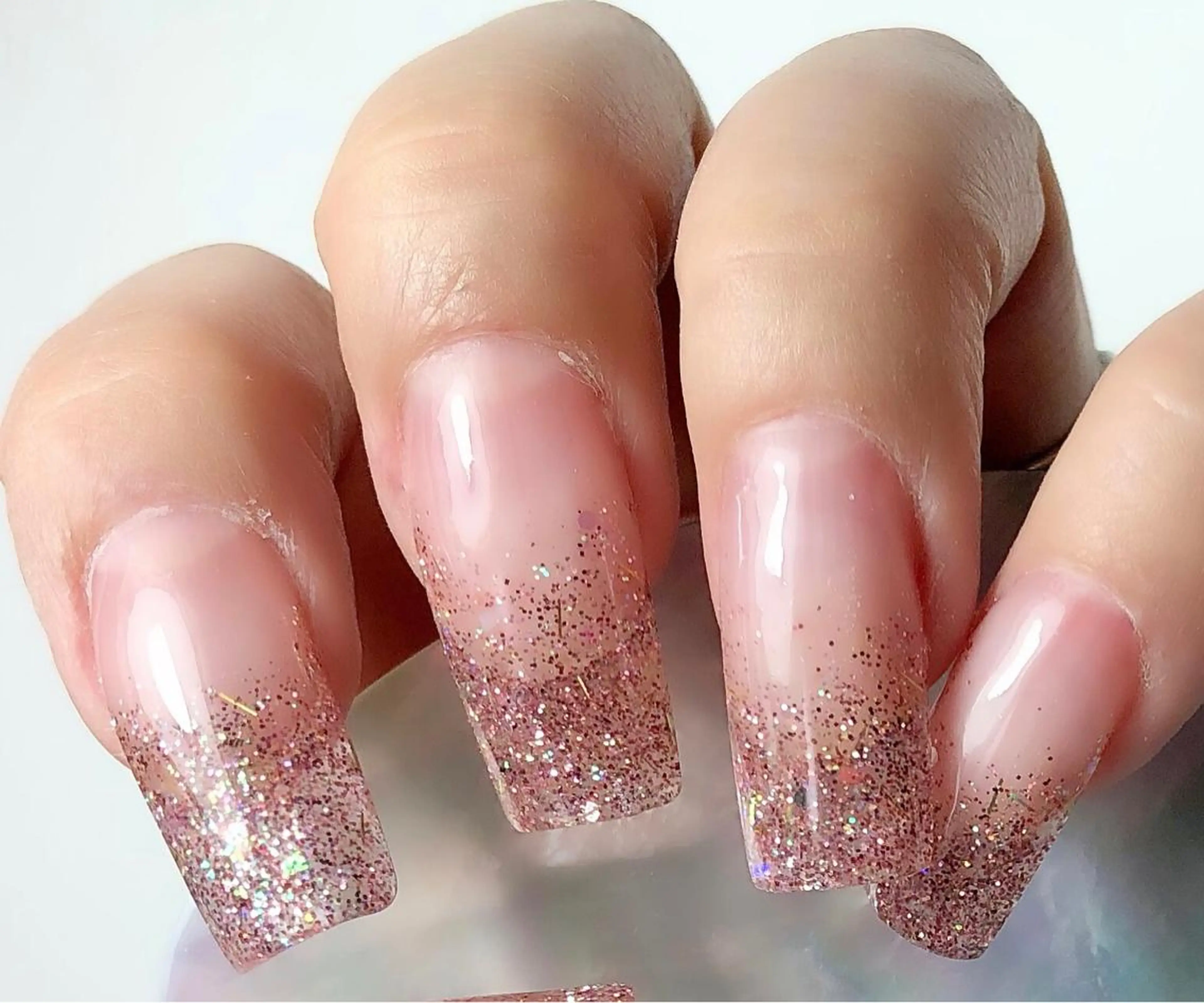 ネイル グラデーション ラメ(グリッター) ラメグラデーション スカルプネイル シンプルネイル ママリンド　志村坂上店所属・しみ えんのネイルデザイン