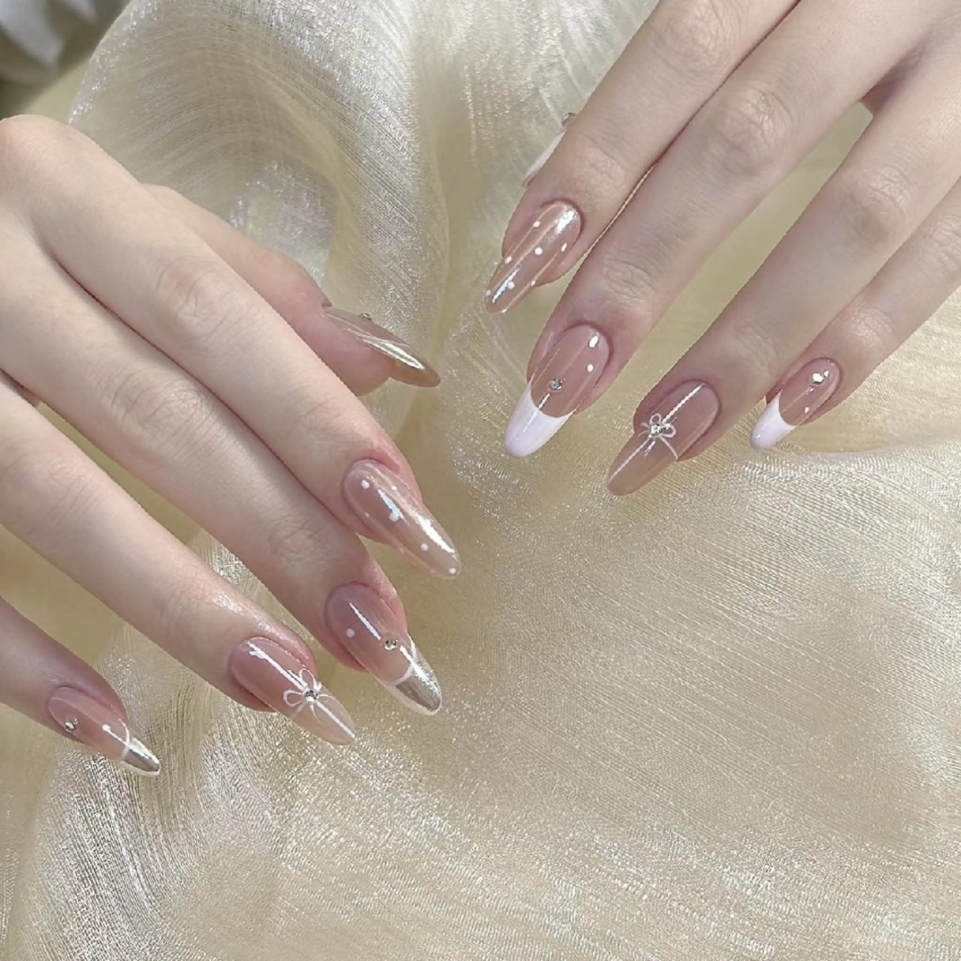 ネイル アートネイル フレンチネイル ミラーネイル 持ち込み ワンホンネイル ハンドネイル UM Nail Salonのネイルデザイン