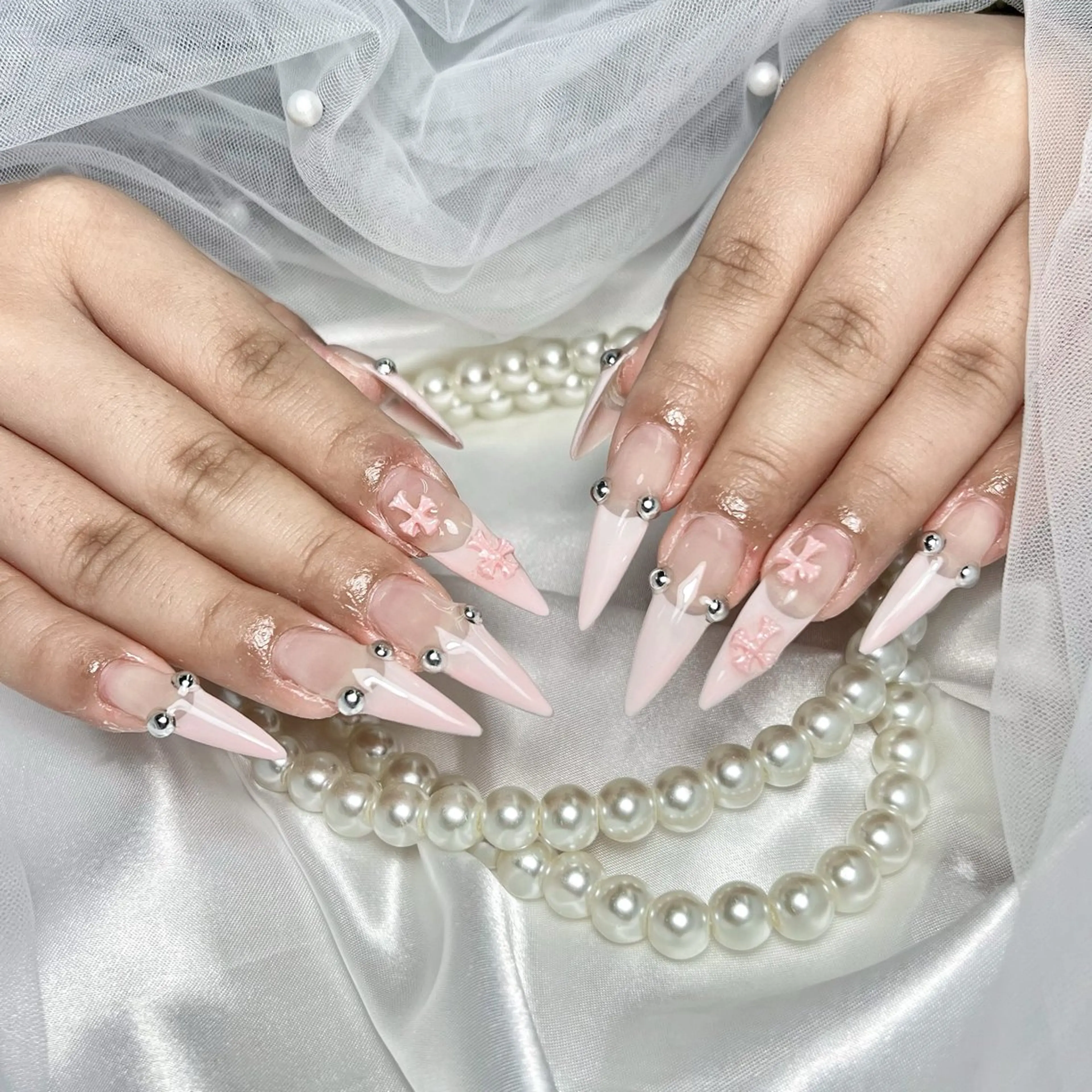 ネイル グリーン キラキラネイル ラメ(グリッター) ニュアンスネイル 赤色 ハンドネイル ハンドケア ぱん ちゃんのネイルデザイン