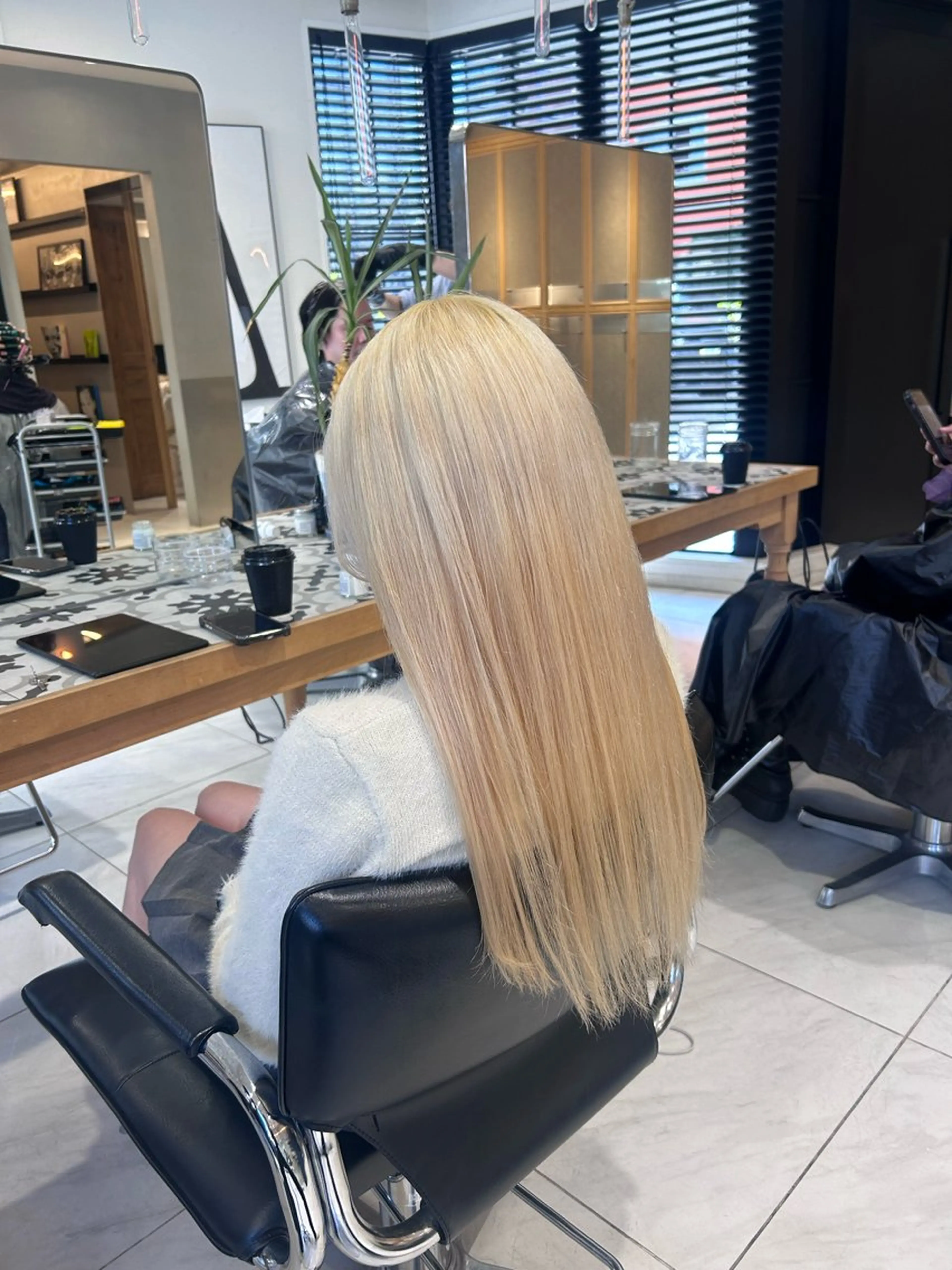 ロング カラー レイヤー小顔ショート 吉田ジョウのヘアスタイル