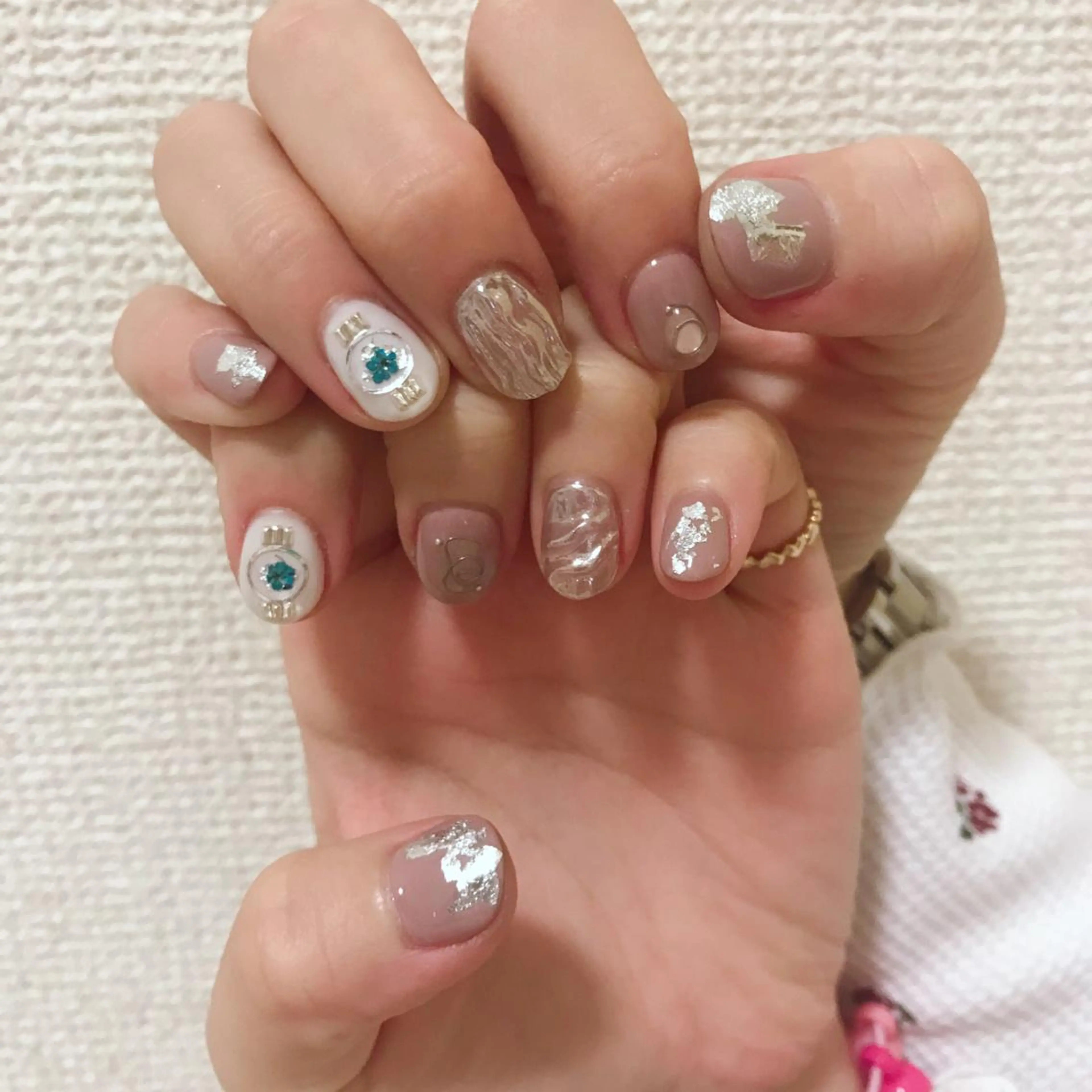 カラー ネイル Q Free nailsのネイルデザイン