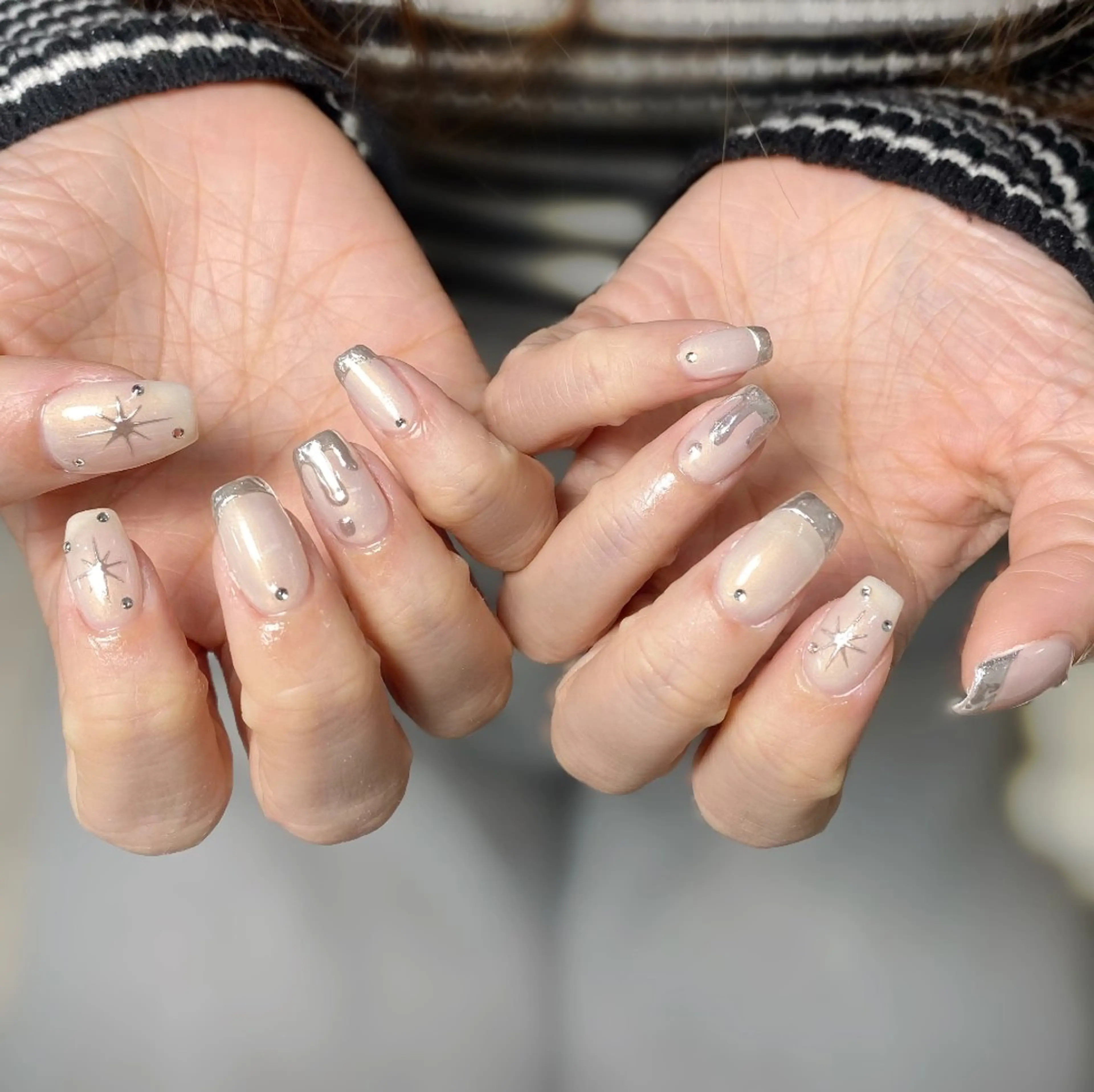 ネイル チークネイル フレンチネイル ジェルネイル ガラスフレンチ キラキラネイル ハンドネイル UM Nail Salonのネイルデザイン