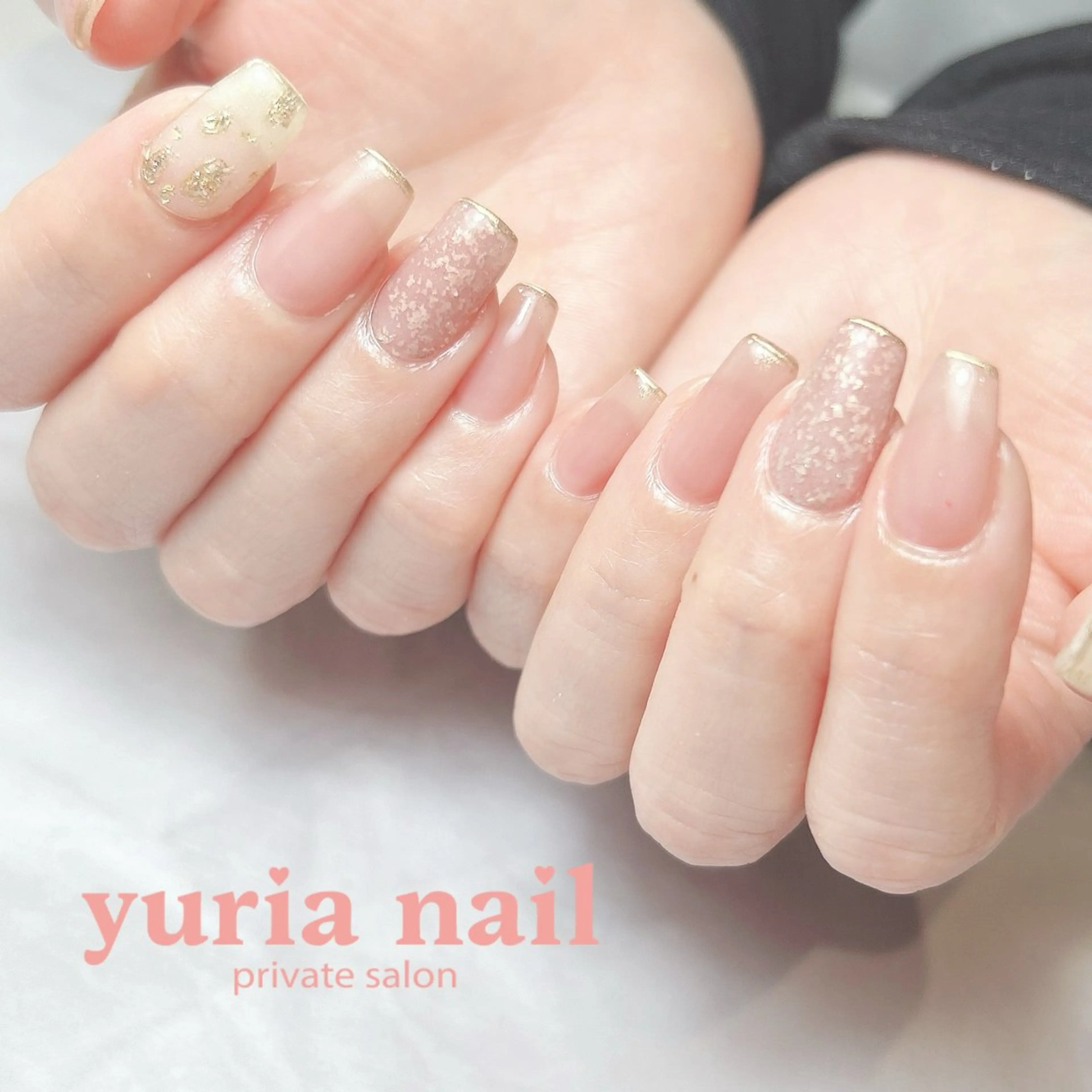 ネイル ジェルネイル ゴールド ニュアンスネイル ピンク ホワイト ハンドネイル 小林 ゆりあのネイルデザイン