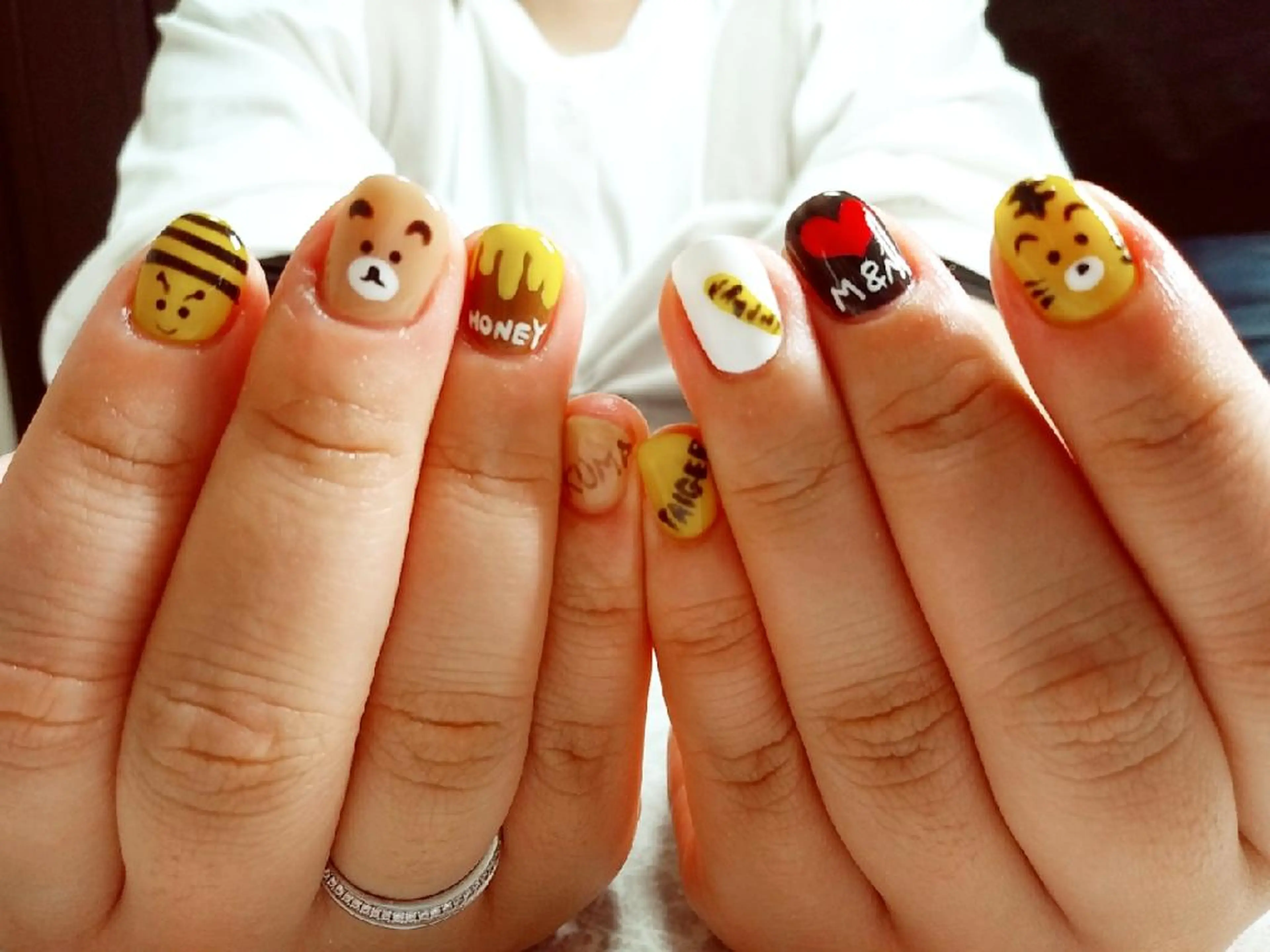 ネイル アニマル柄 ハンドネイル フットネイル Lupinus所属・Lupinus ルピナスのネイルデザイン