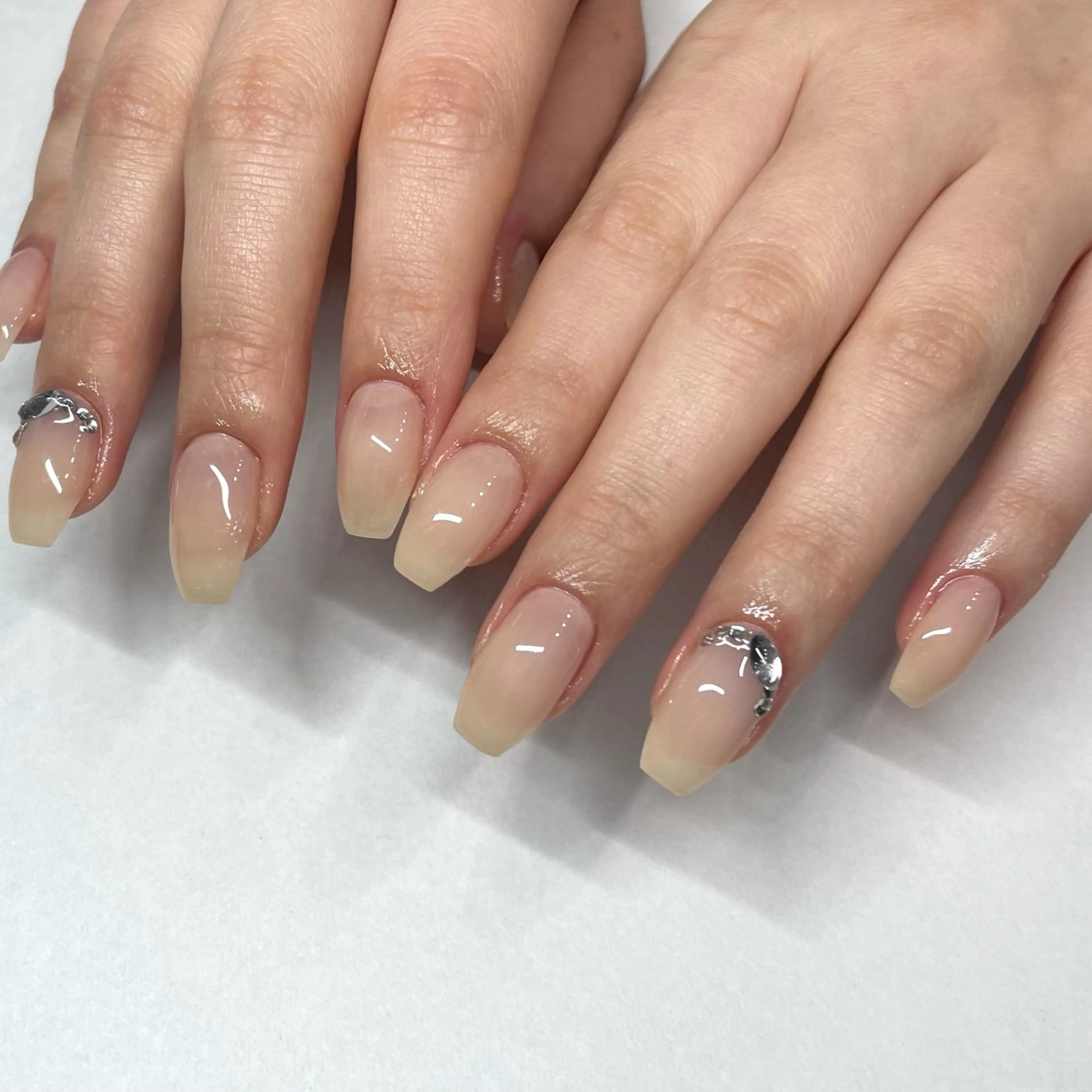 ネイル ワンホンネイル Salon attrait 大石のネイルデザイン