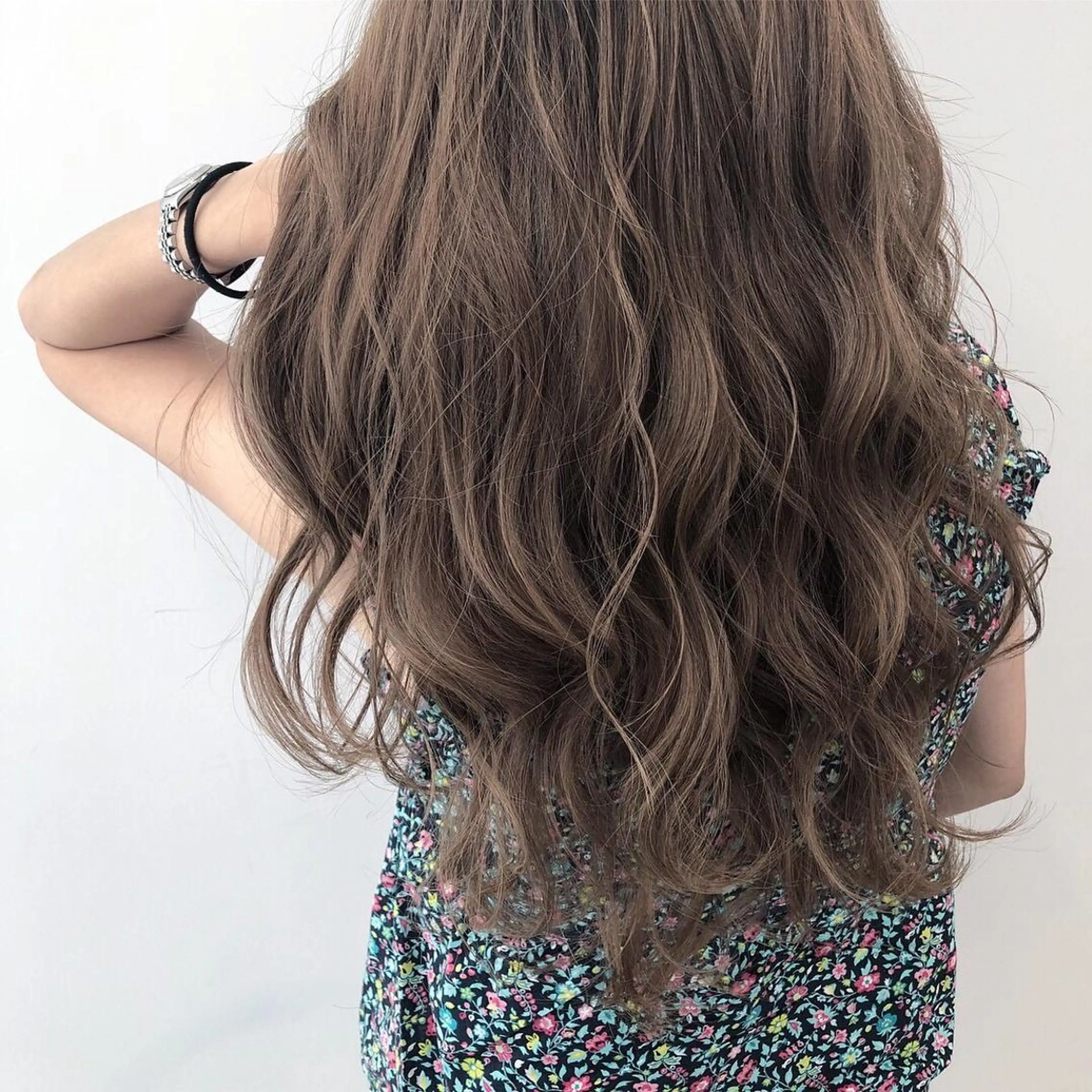 セミロング カラー ヘアアレンジ 【公式】amble luxe池袋東口🩷のヘアスタイル