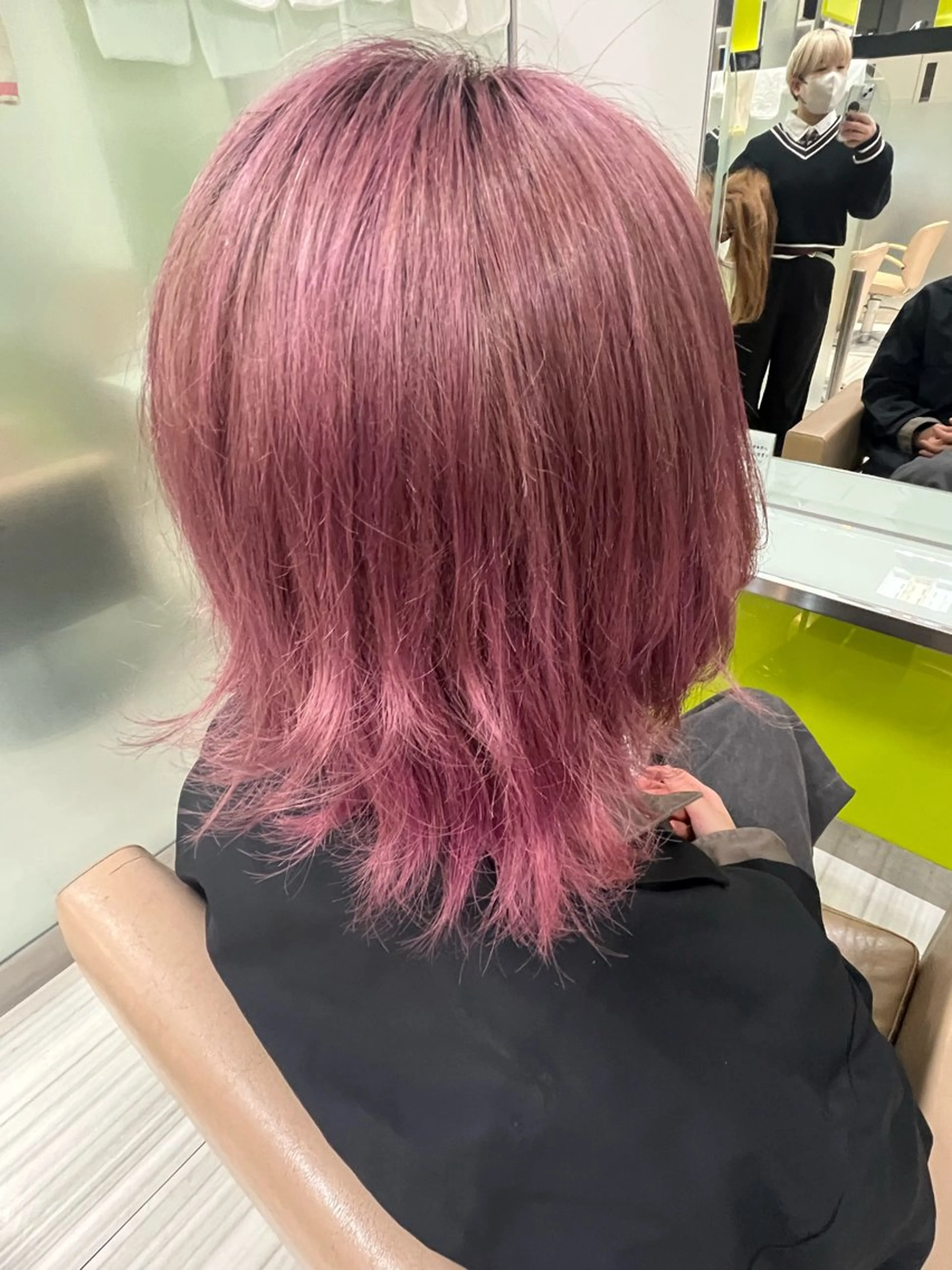 ミディアム カラー 根本 心愛のヘアスタイル