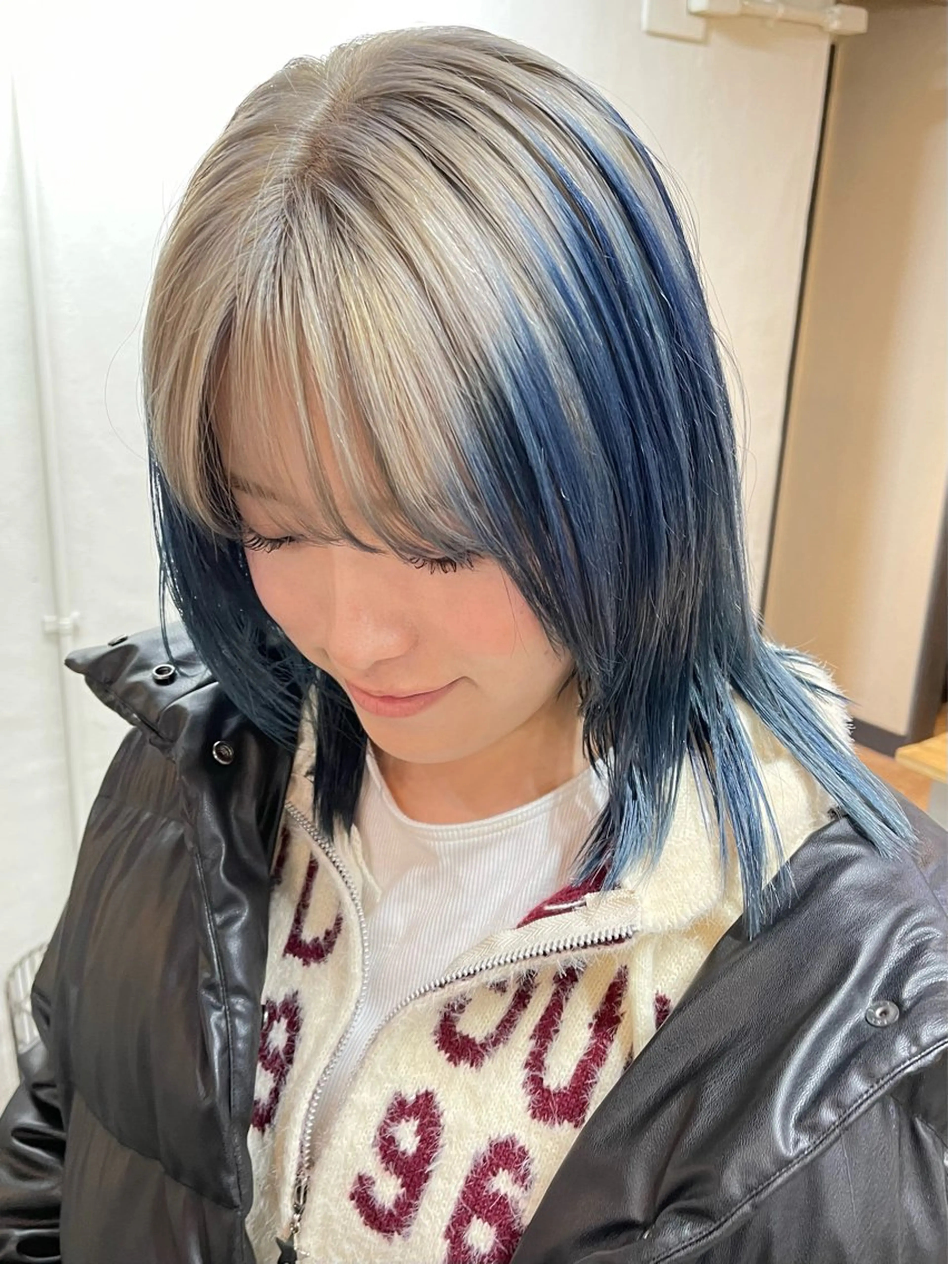 セミロング ヘアアレンジ メンズ メンズブリーチ メンズインナーカラー ボブ 髪質改善 カット 縮毛矯正 トリートメント ヘアセット 安部佑哉/ハイトーン /レイヤー/グランジのヘアスタイル