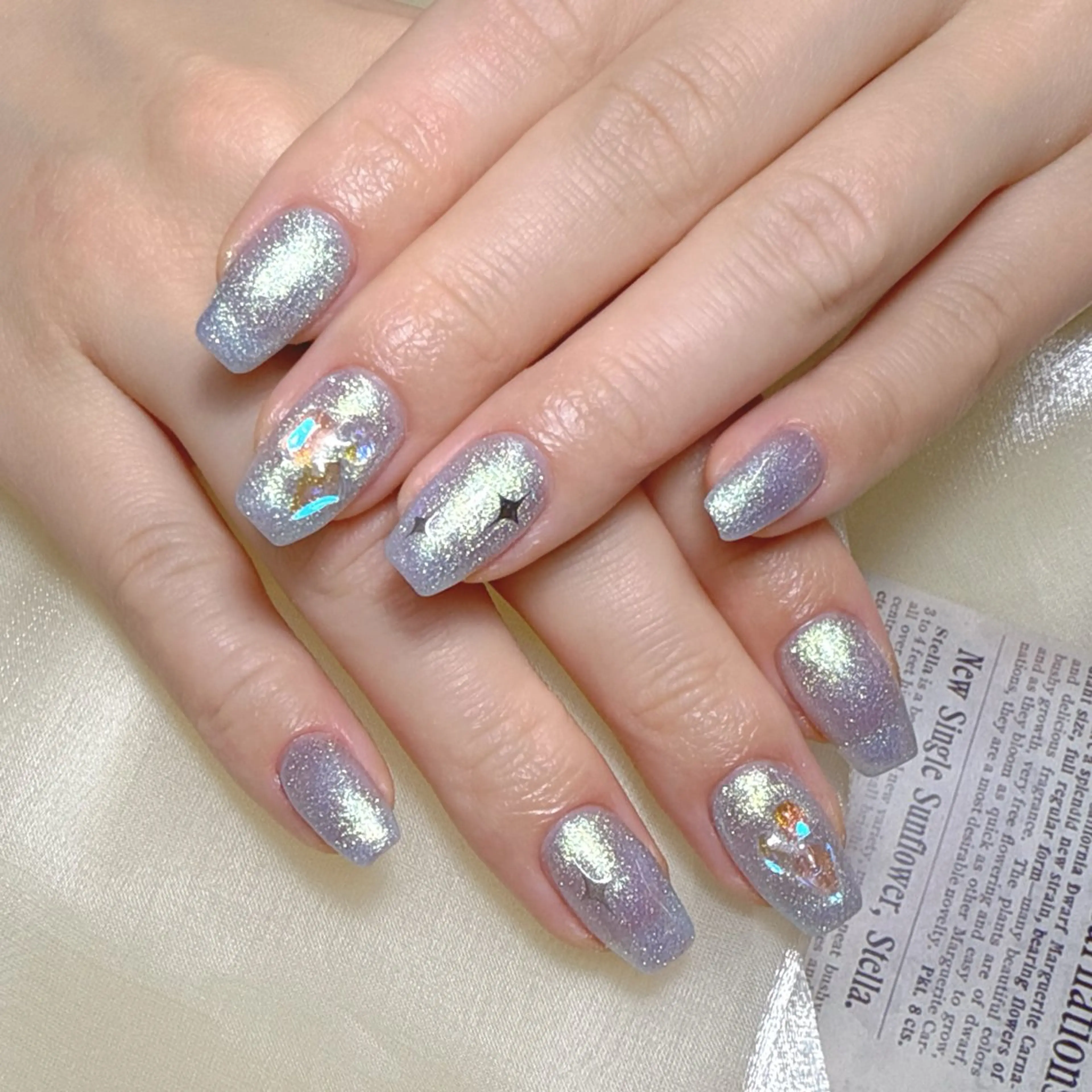 ネイル ハンドネイル グロー ネイルのネイルデザイン