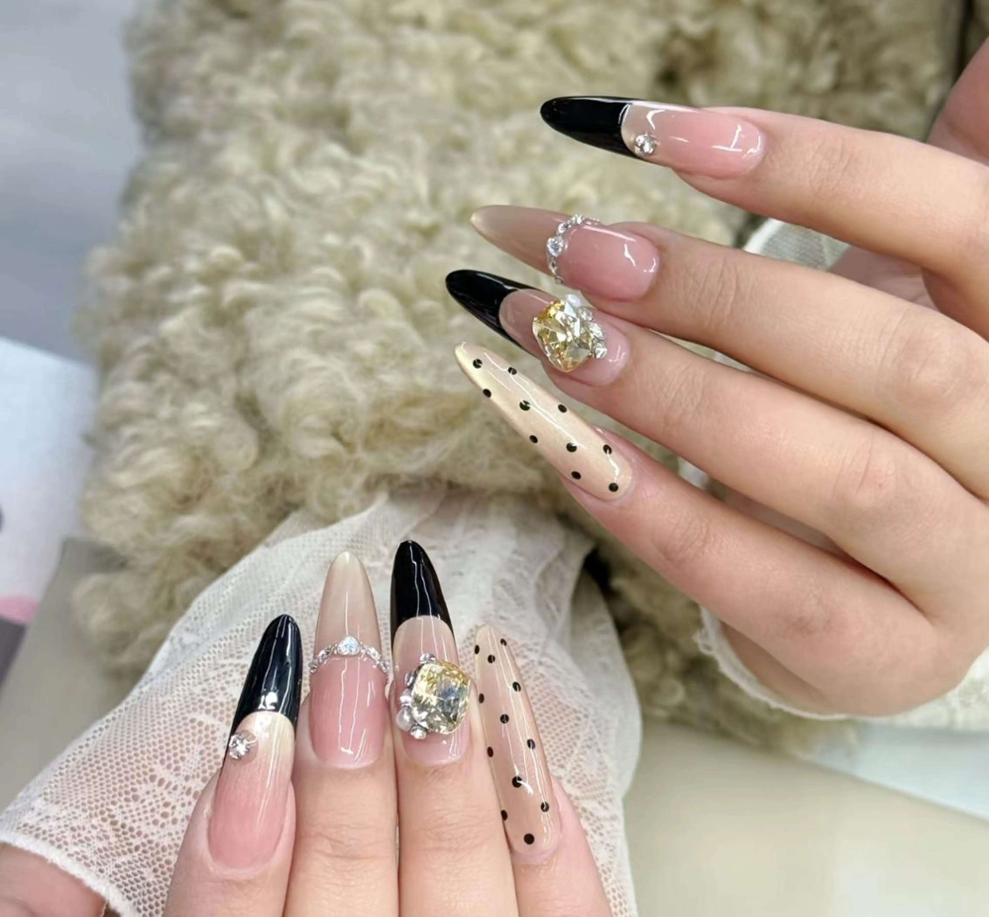 ネイル ハンドネイル 🎀 Ayaka_nailのネイルデザイン