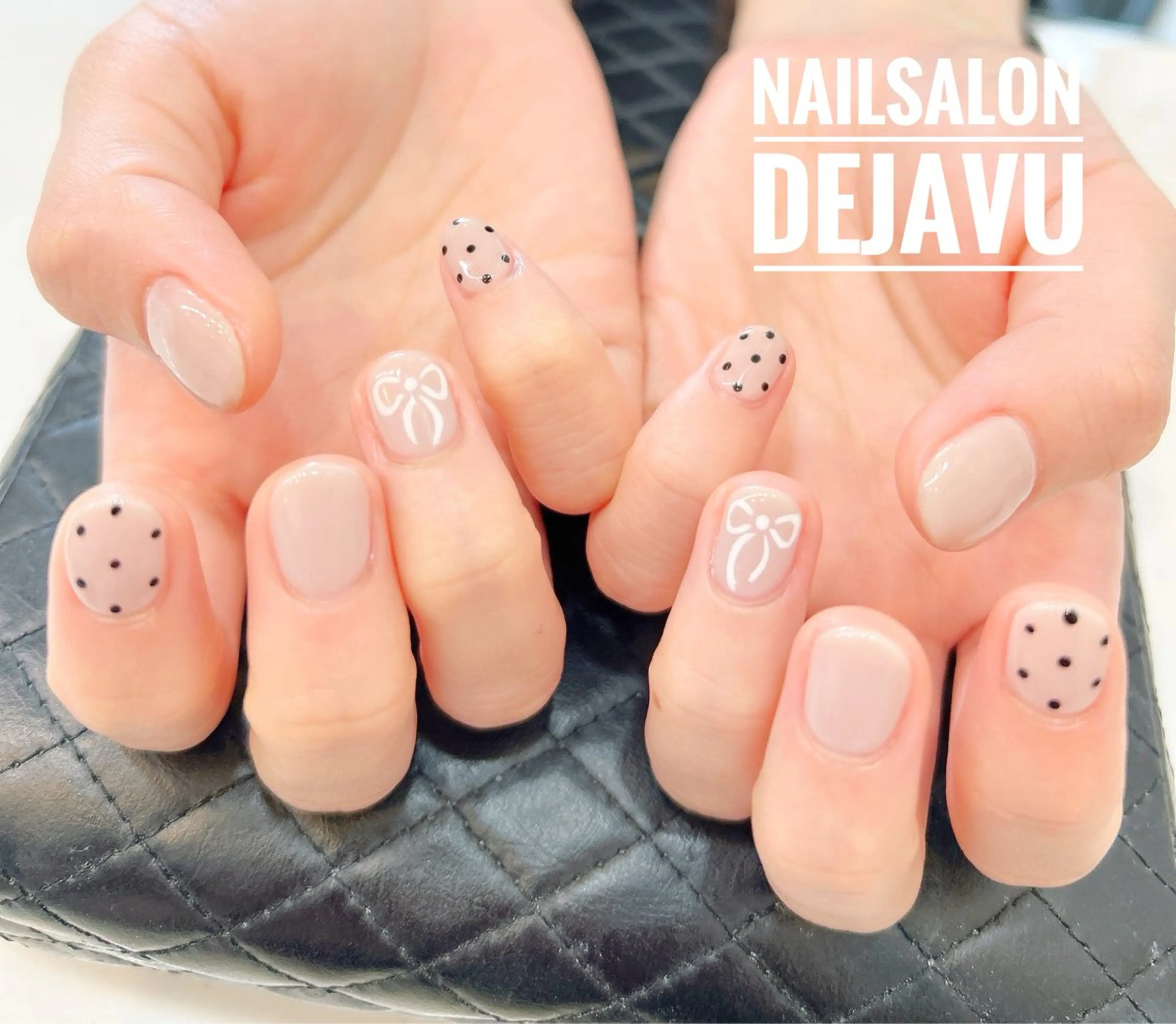 ネイル ドット リボン ハンドネイル Nailsalon Dejavu Yokosuka所属・Nailsalon Dejavuのネイルデザイン