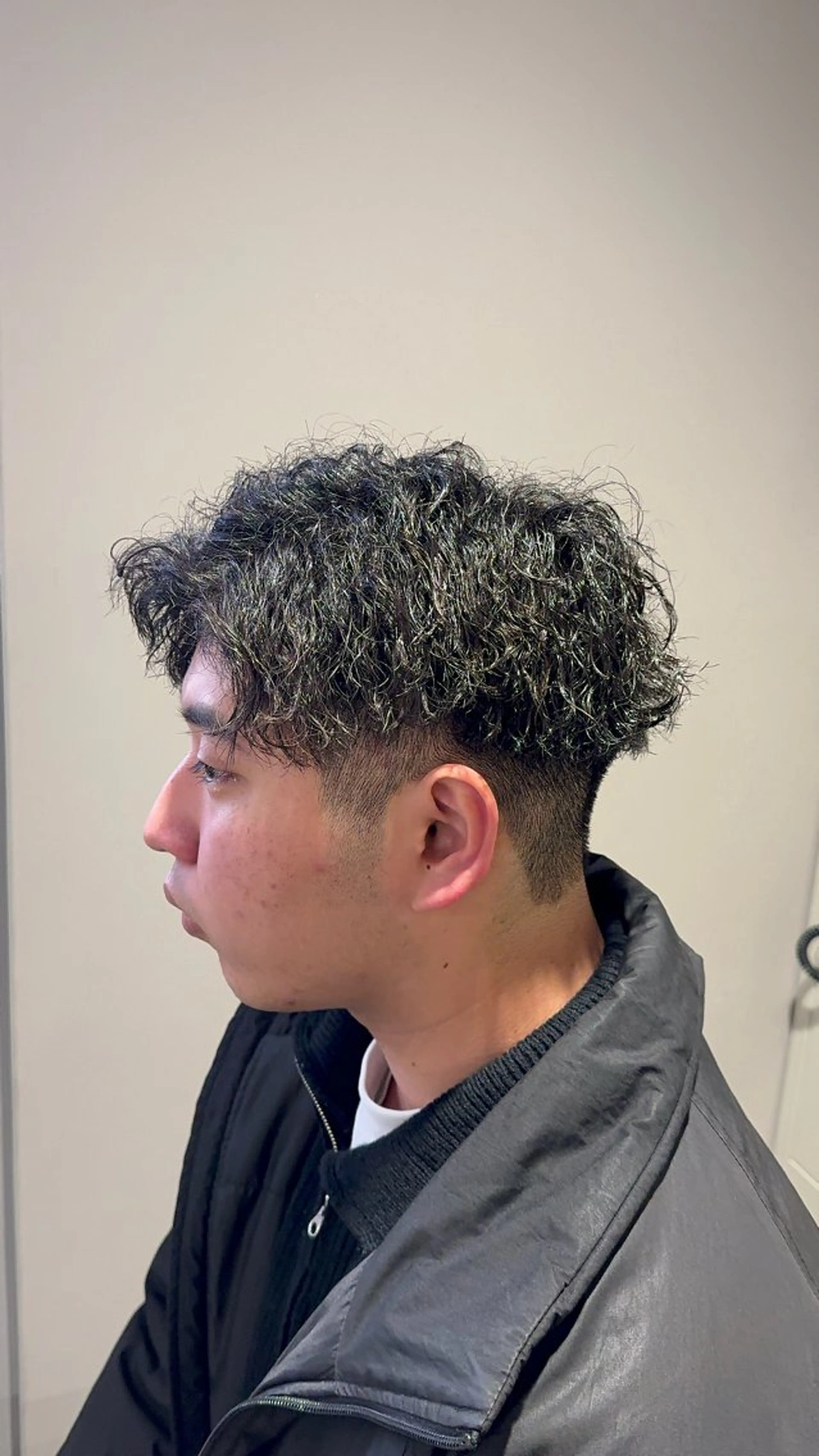 ショート パーマ ヘアアレンジ メンズ メンズパーマ 艶カラー の達人のヘアスタイル