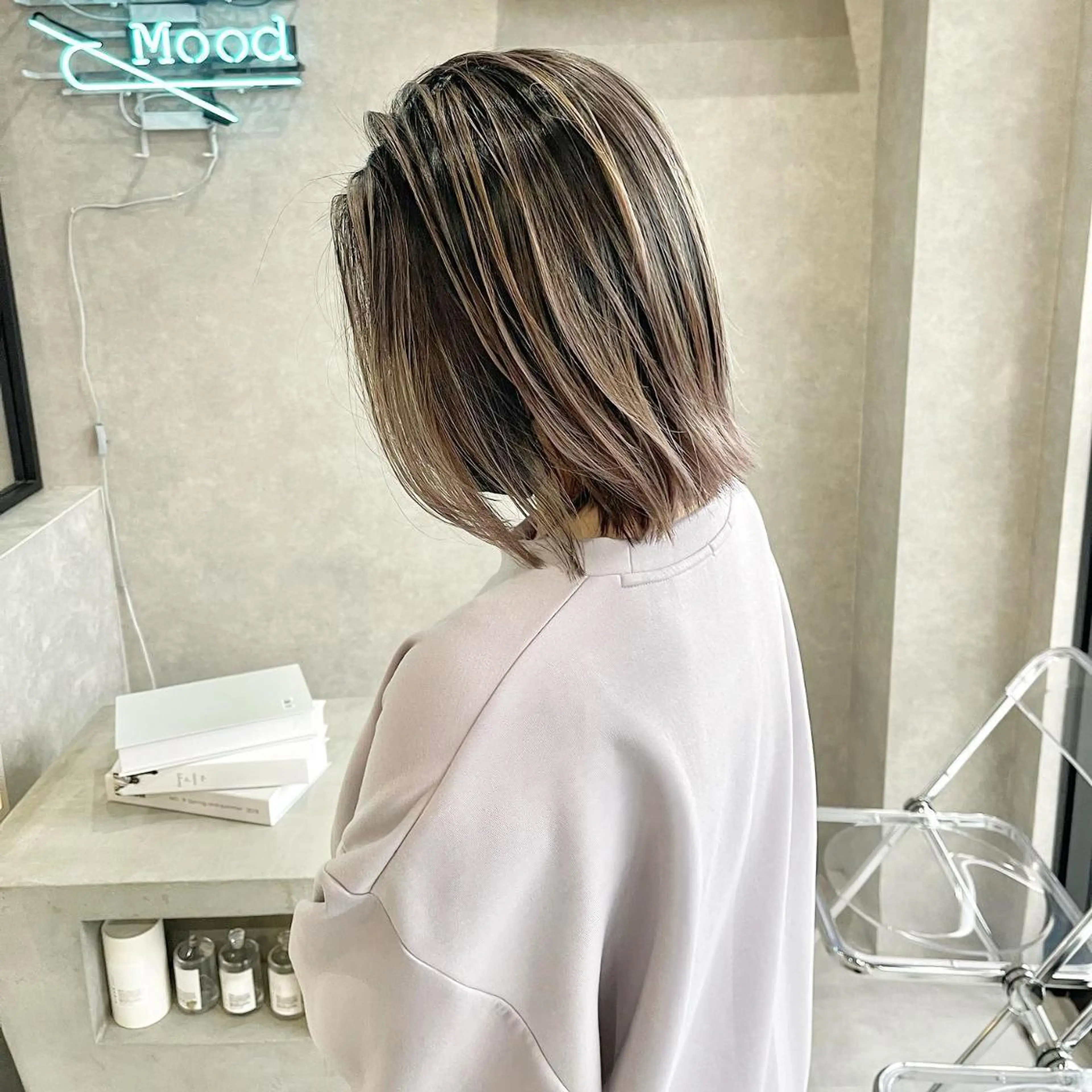 ミディアム ハイライト レイヤーカット mood tatemachiのヘアスタイル