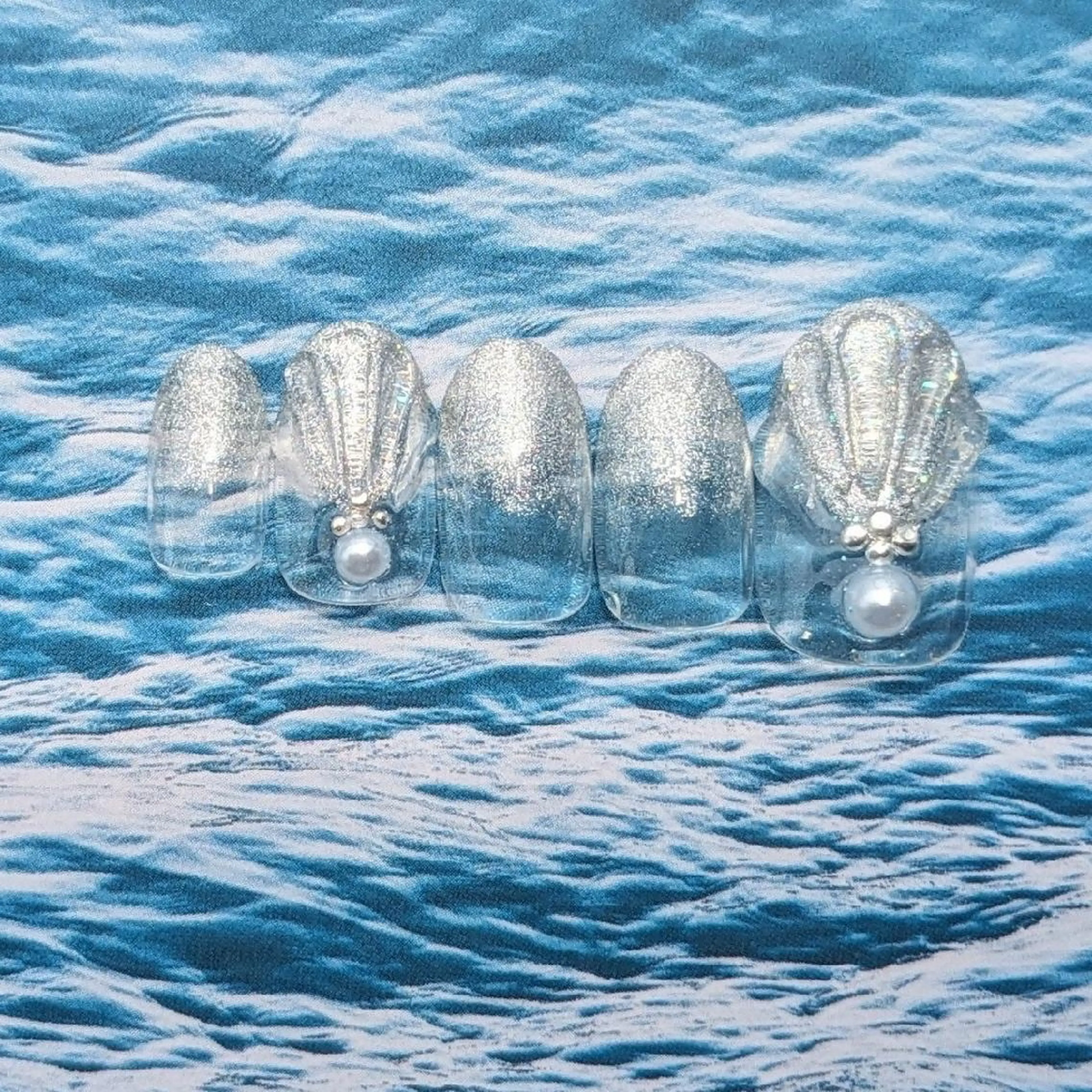 ネイル オーロラネイル ミラーネイル ハンドネイル ネイルサロンベルティ .keikoのネイルデザイン