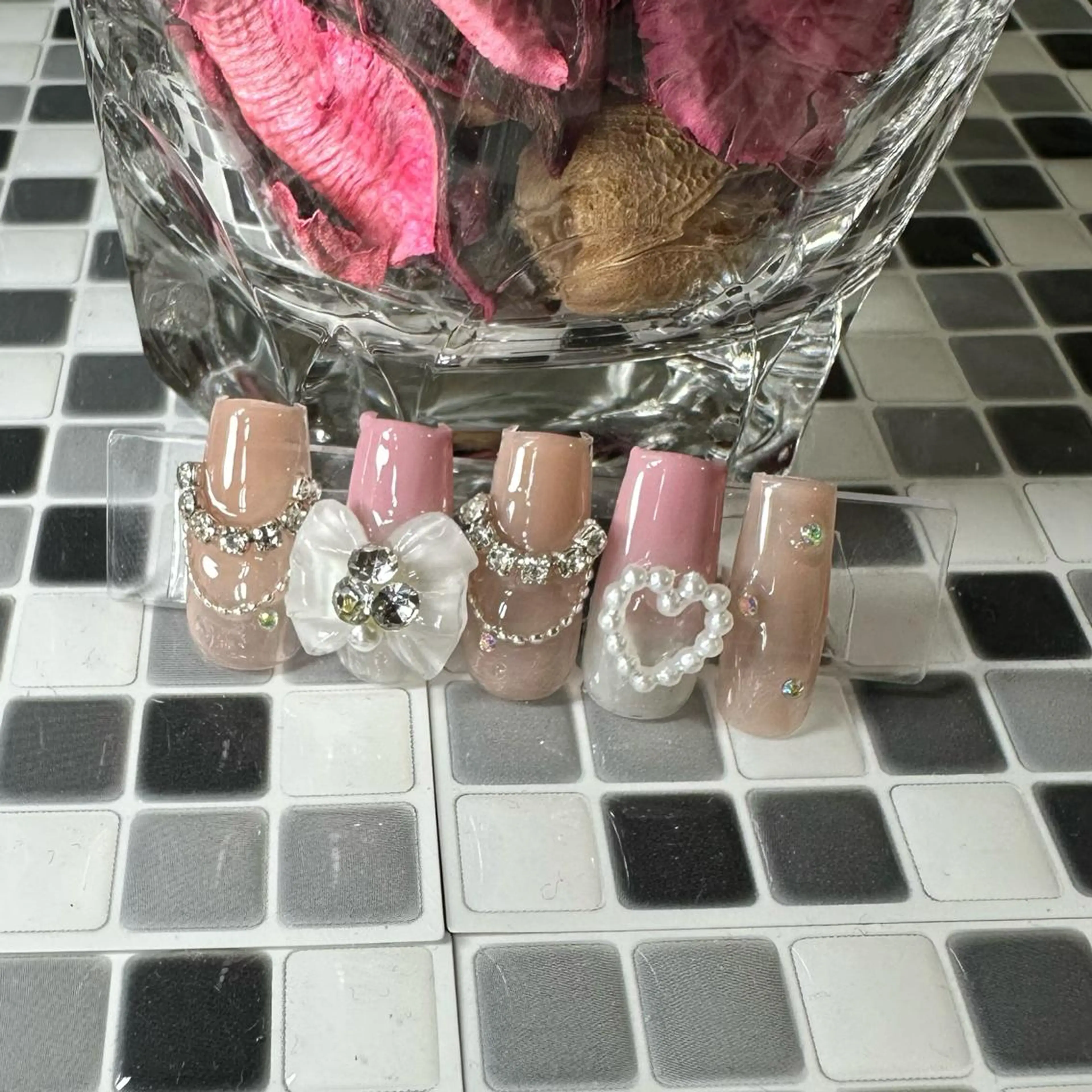 ネイル 新山 聖のネイルデザイン