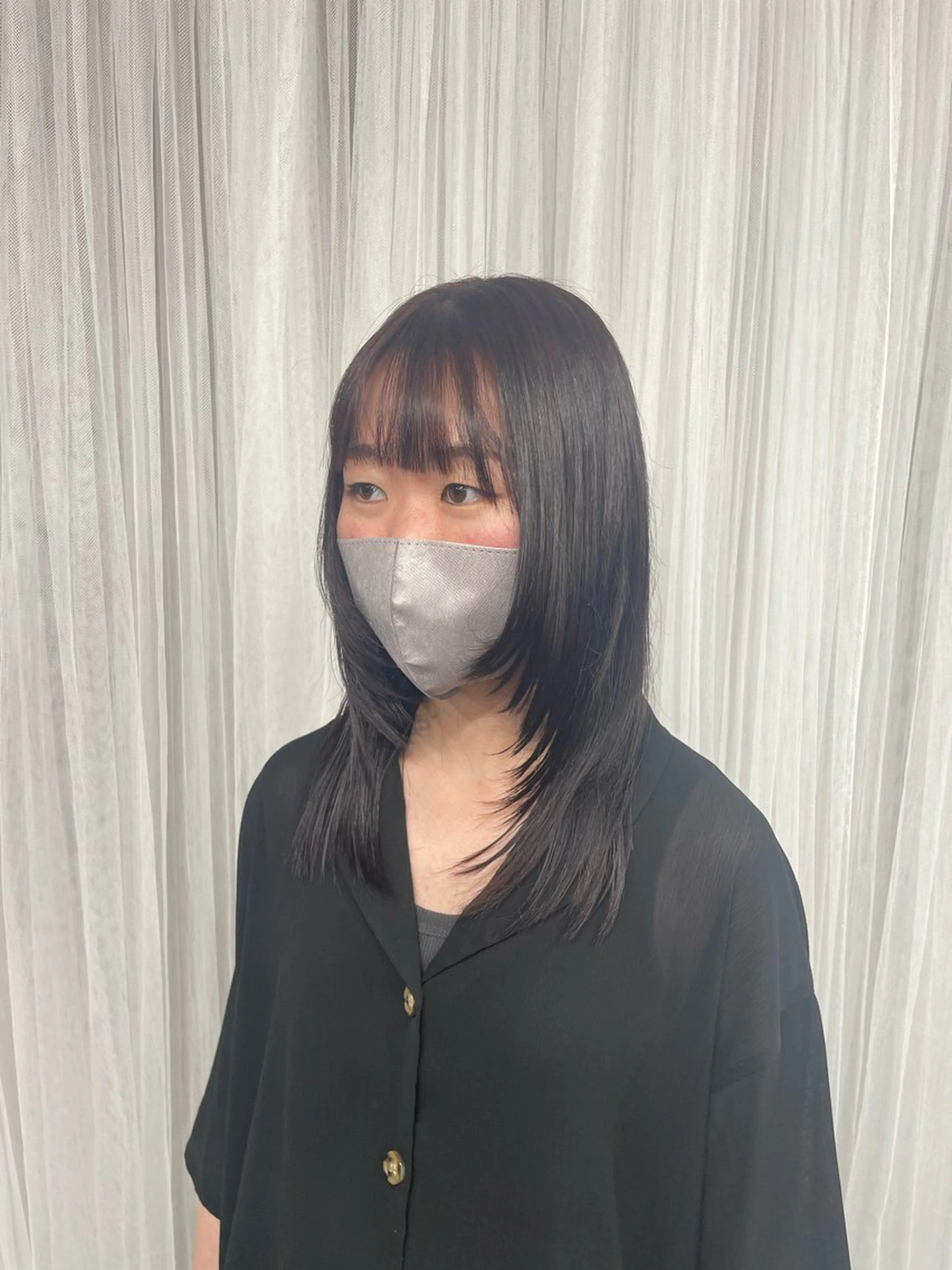 ミディアム レイヤーカット カット 手塚 由佳のヘアスタイル