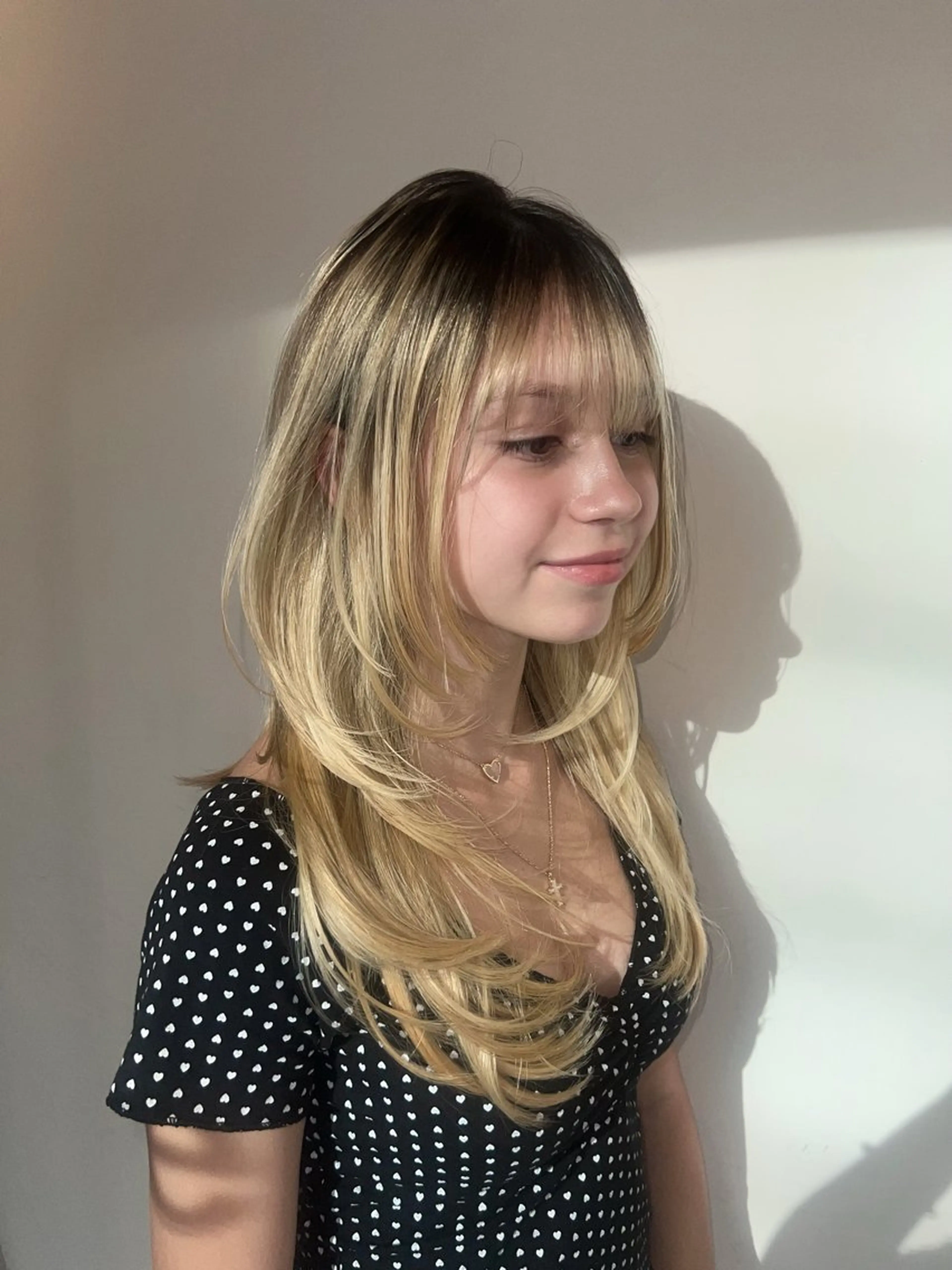 ロング カット AIRA/ブリーチ ‪/透明感カラーのヘアスタイル