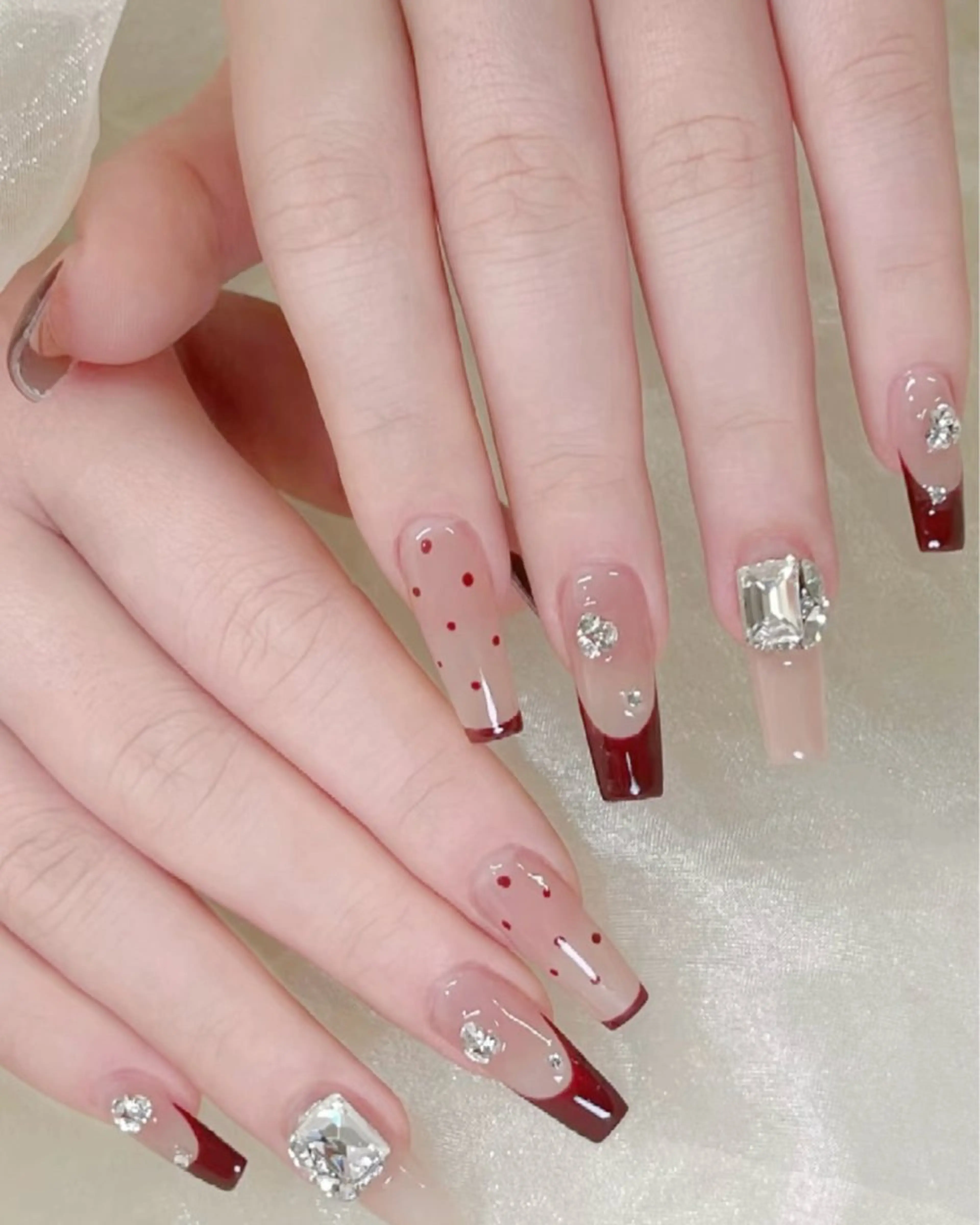ネイル ボルドー チークネイル フレンチネイル キラキラネイル 韓国ネイル ハンドネイル Speraネイル 大宮店🎀のネイルデザイン