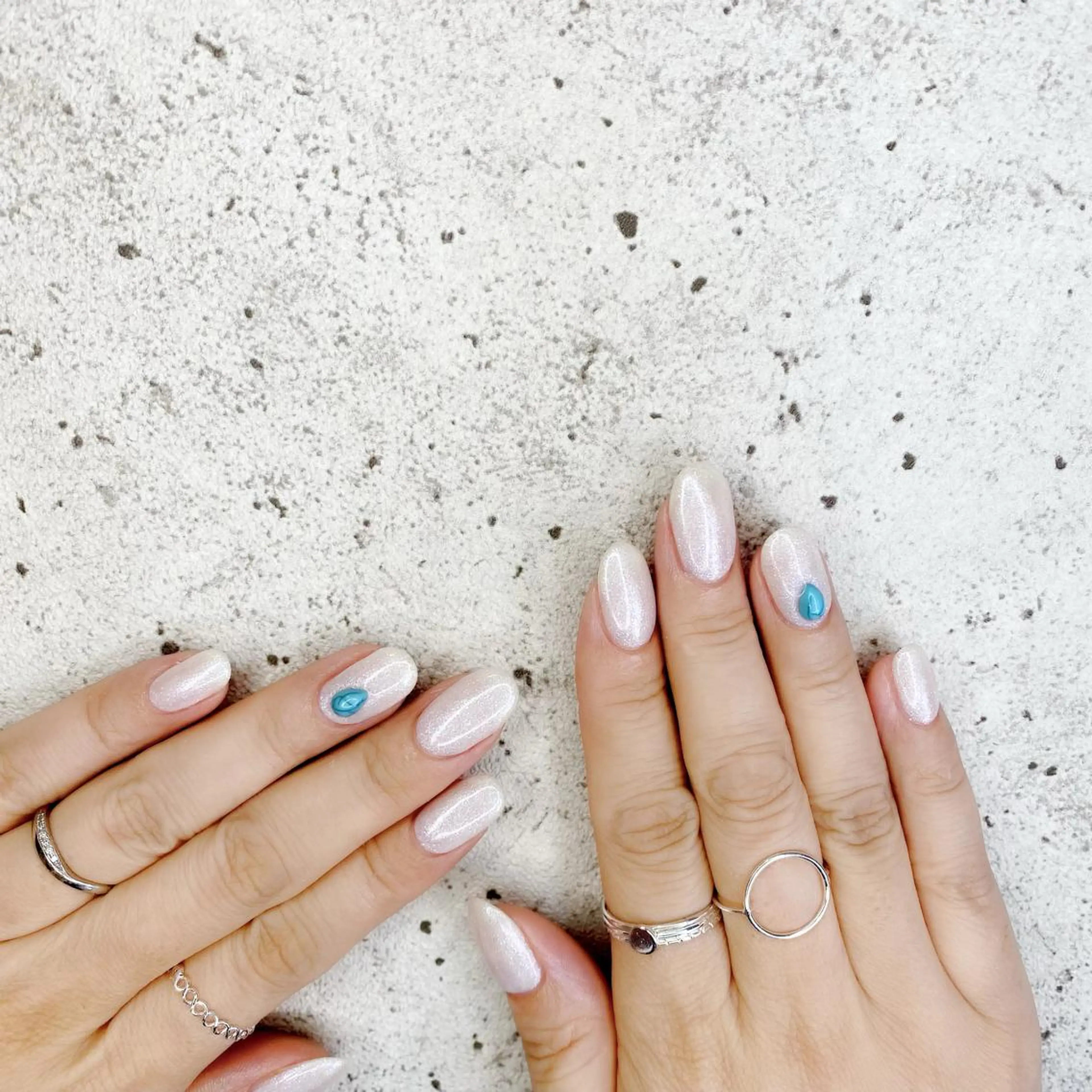 ミディアム カラー パーマ ヘアアレンジ メンズ キッズ ネイル マツエク・マツパ ホワイト Salon Ｋのネイルデザイン