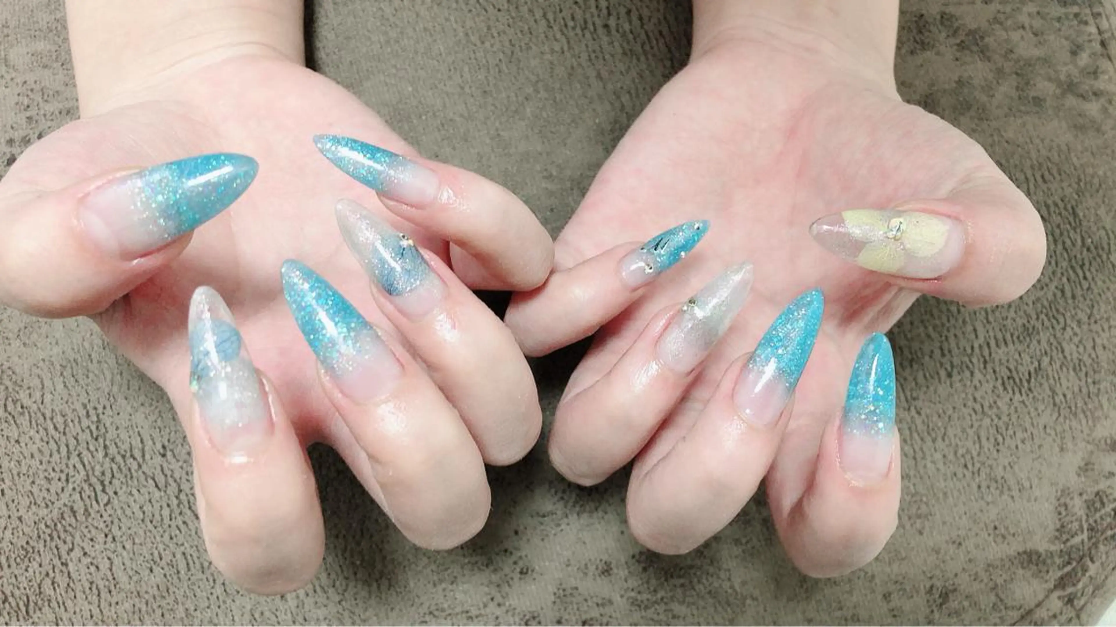 ネイル 札幌ネイルgorella所属・gorella Ａのネイルデザイン