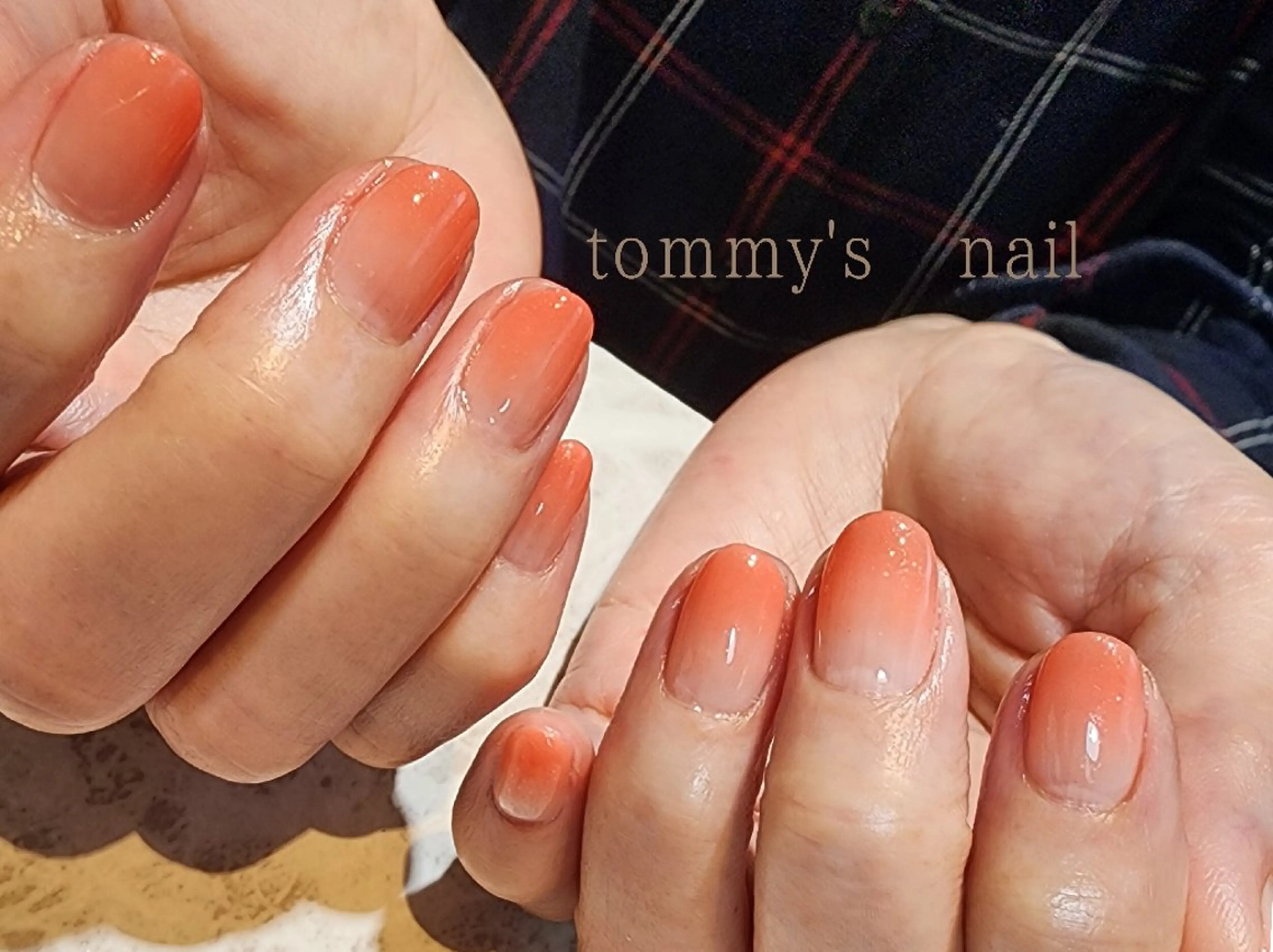 ネイル ジェルネイル グラデーション ラメ(グリッター) ラメグラデーション ミラーネイル ハンドネイル tommy's nail所属・福岡/若よもぎ蒸し 全身美容が叶うサロンのネイルデザイン