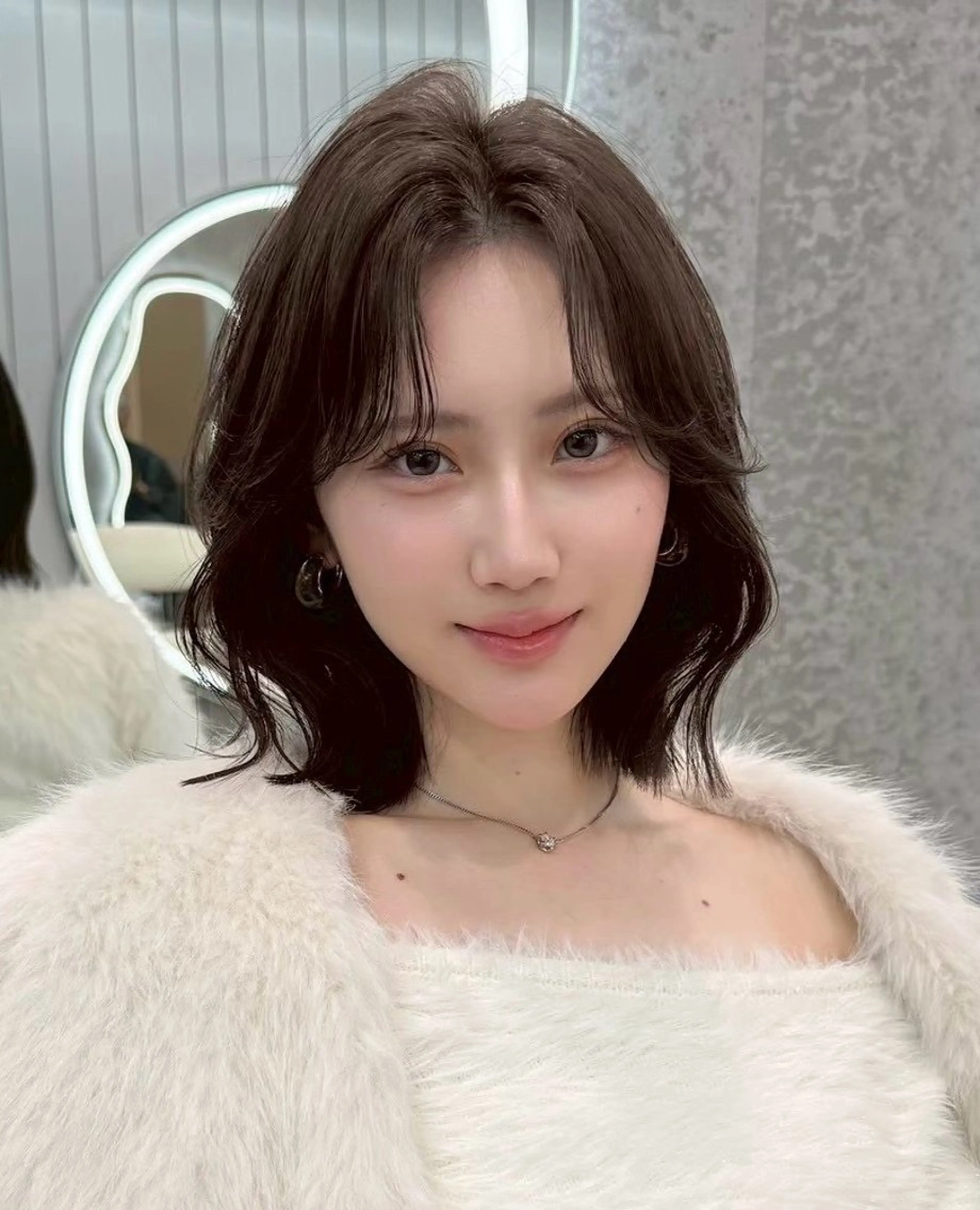 ショート カラー 切りっぱなしボブ ブリーチ ブリーチなしカラー ボブ 顔周りカット カット ヘアカラー 巻ける縮毛矯正/ボブ 縮毛矯正/大和田拓夢のヘアスタイル