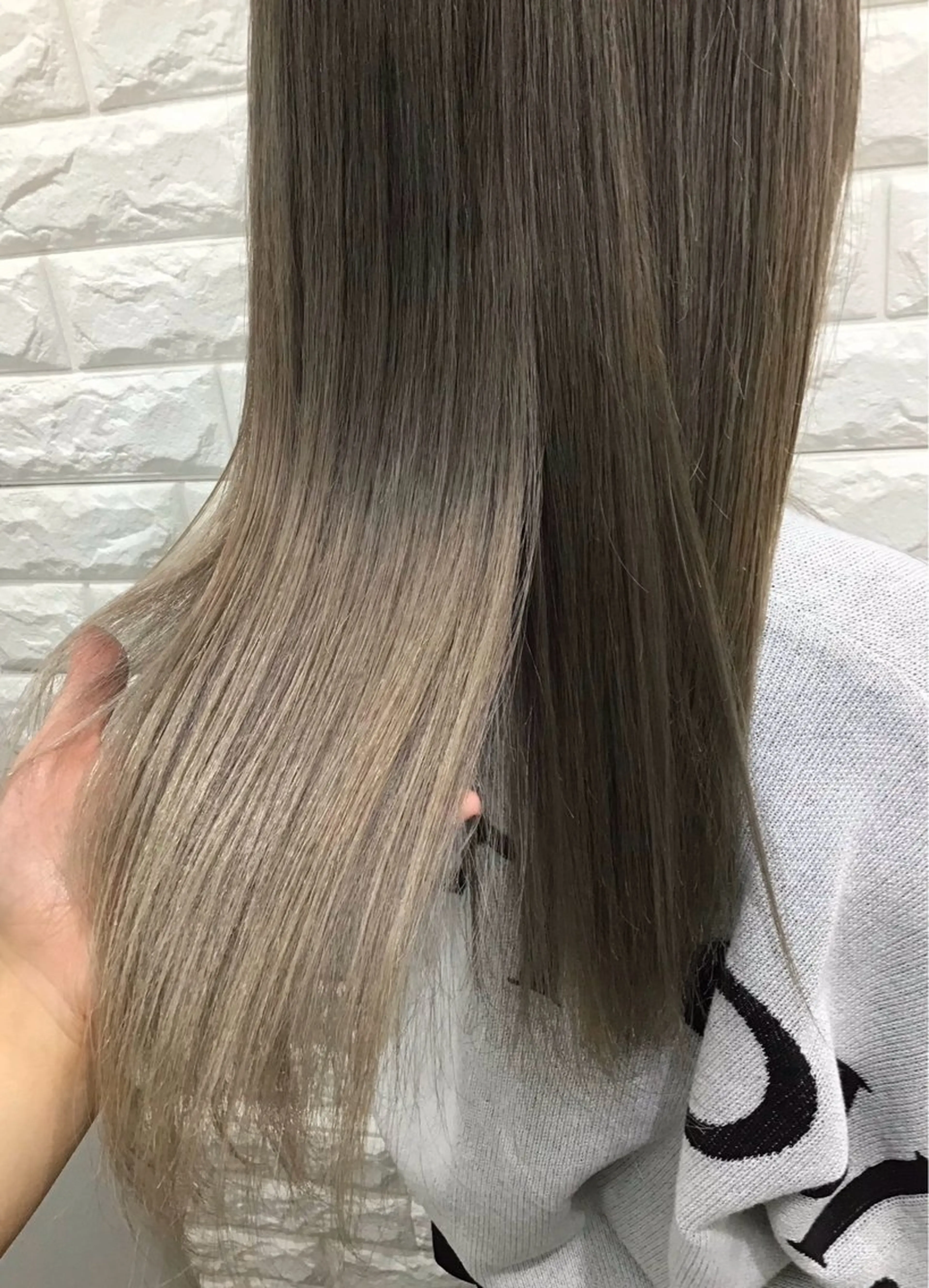 ロング カラー ヘアカラー トリートメント 🤍透明感カラー🤍 Moeのヘアスタイル