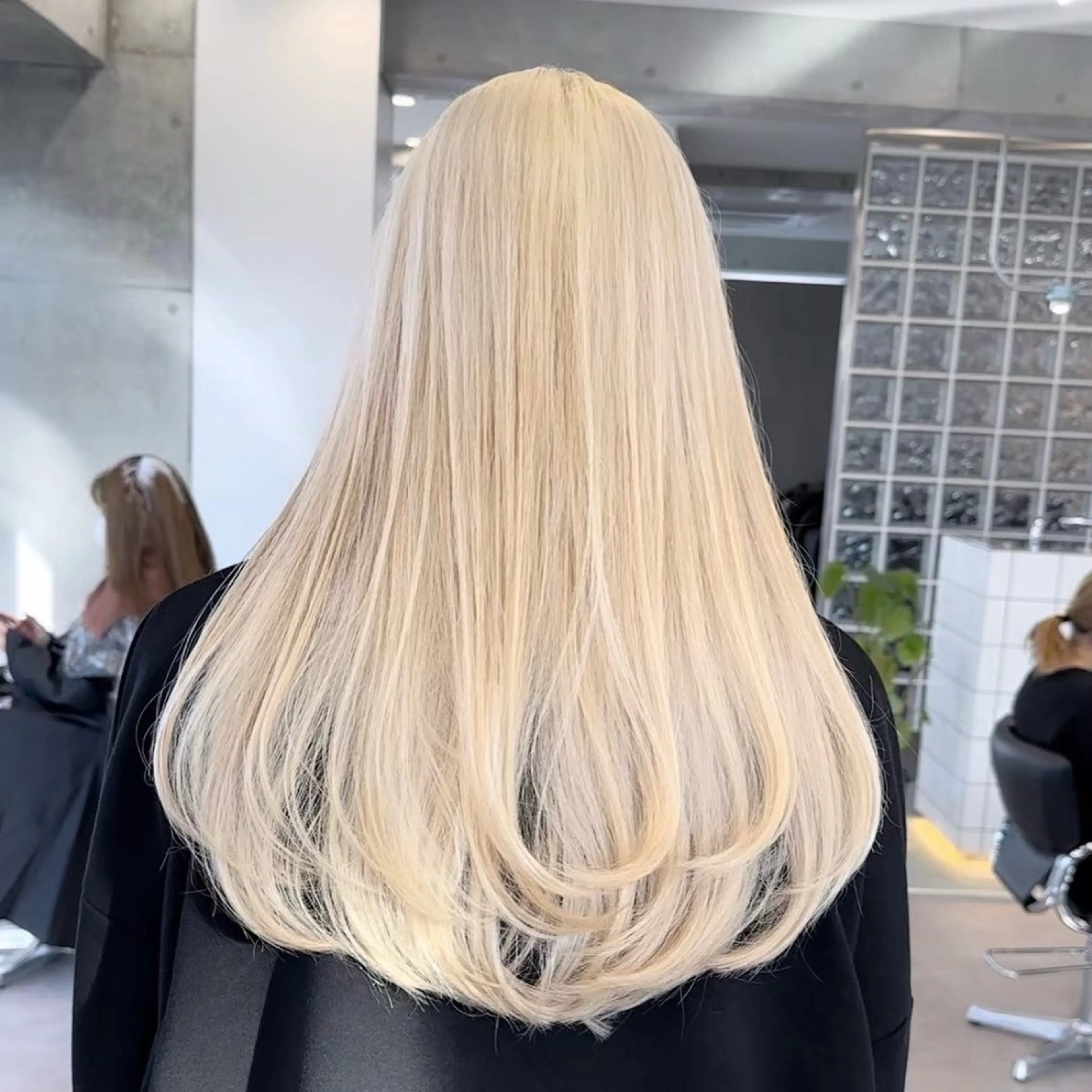 ロング ヘアカラー ミルクティーベージュ /sara💛のヘアスタイル