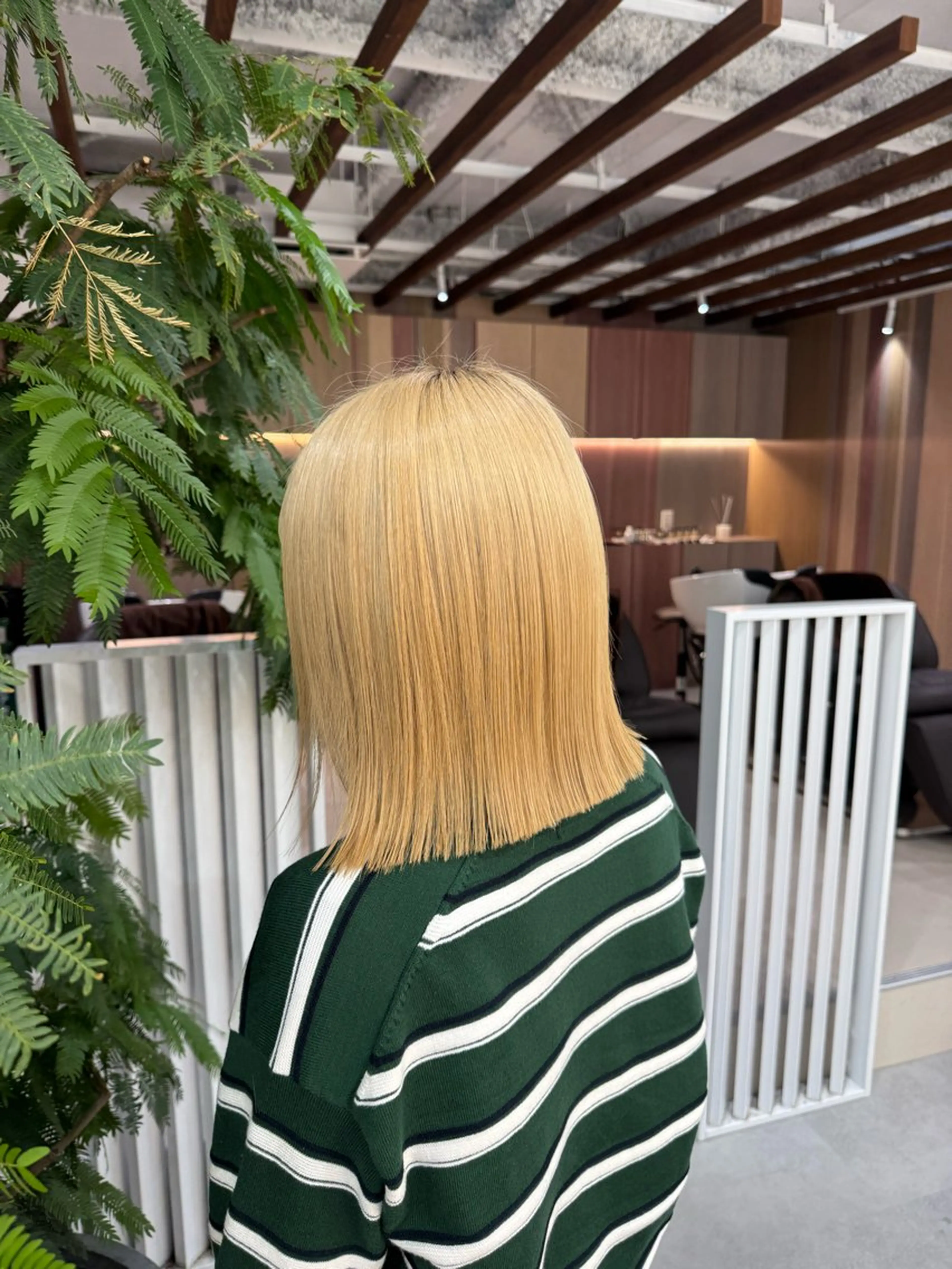 ミディアム カット R BEAUTY MAIのヘアスタイル