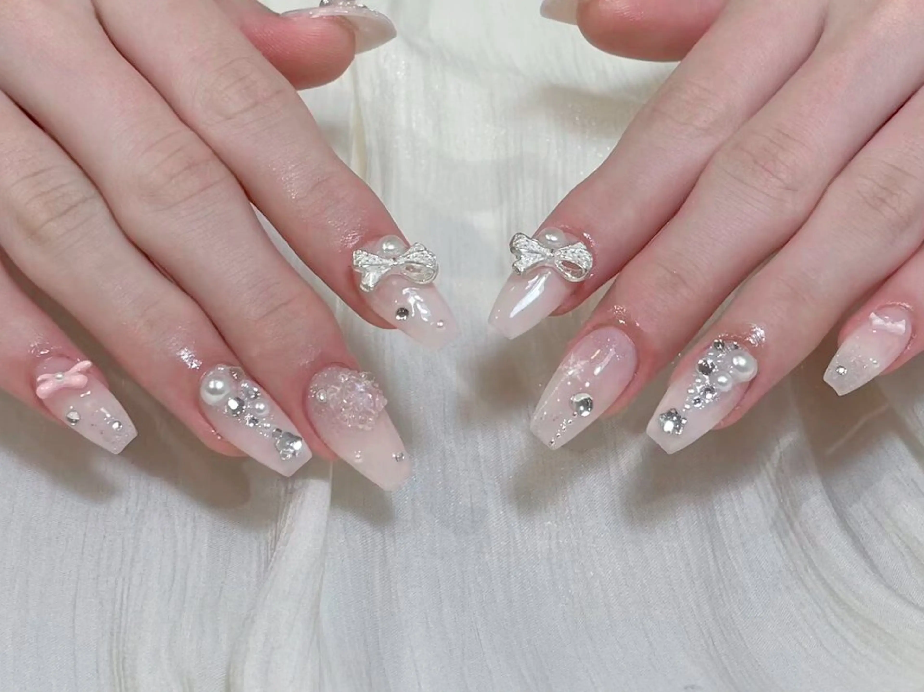 ネイル アートネイル オーロラネイル ガーリー キラキラネイル 韓国ネイル ハンドネイル 3_Leah_ Nailのネイルデザイン