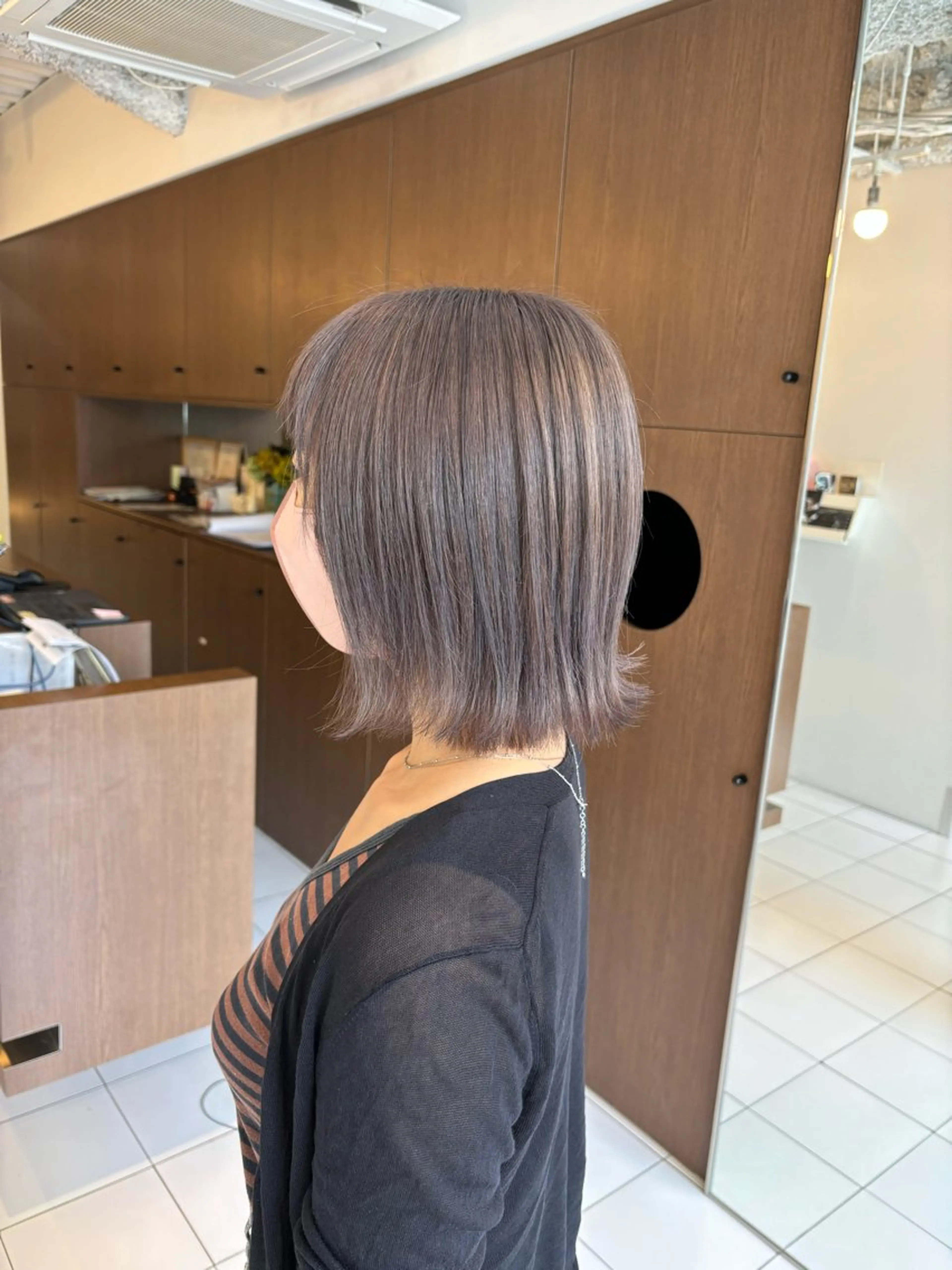 ショート カラー 切りっぱなしボブ ブリーチ グレージュ ラベンダーカラー ラベンダーグレージュ 透明感カラー/ 寺田千雅子のヘアスタイル