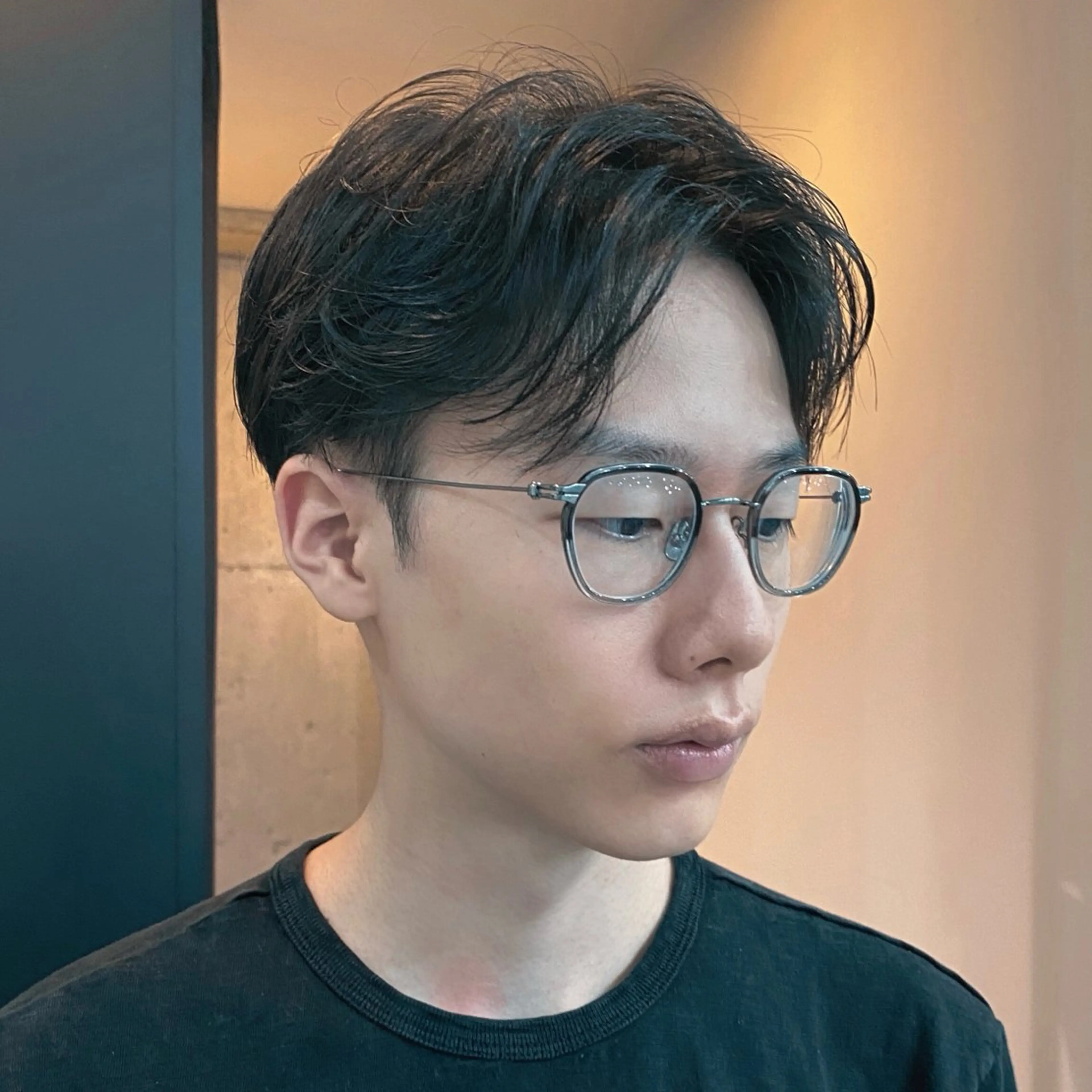 ミディアム メンズ 刈り上げ センターパート/ニ ュアンスパーマのヘアスタイル