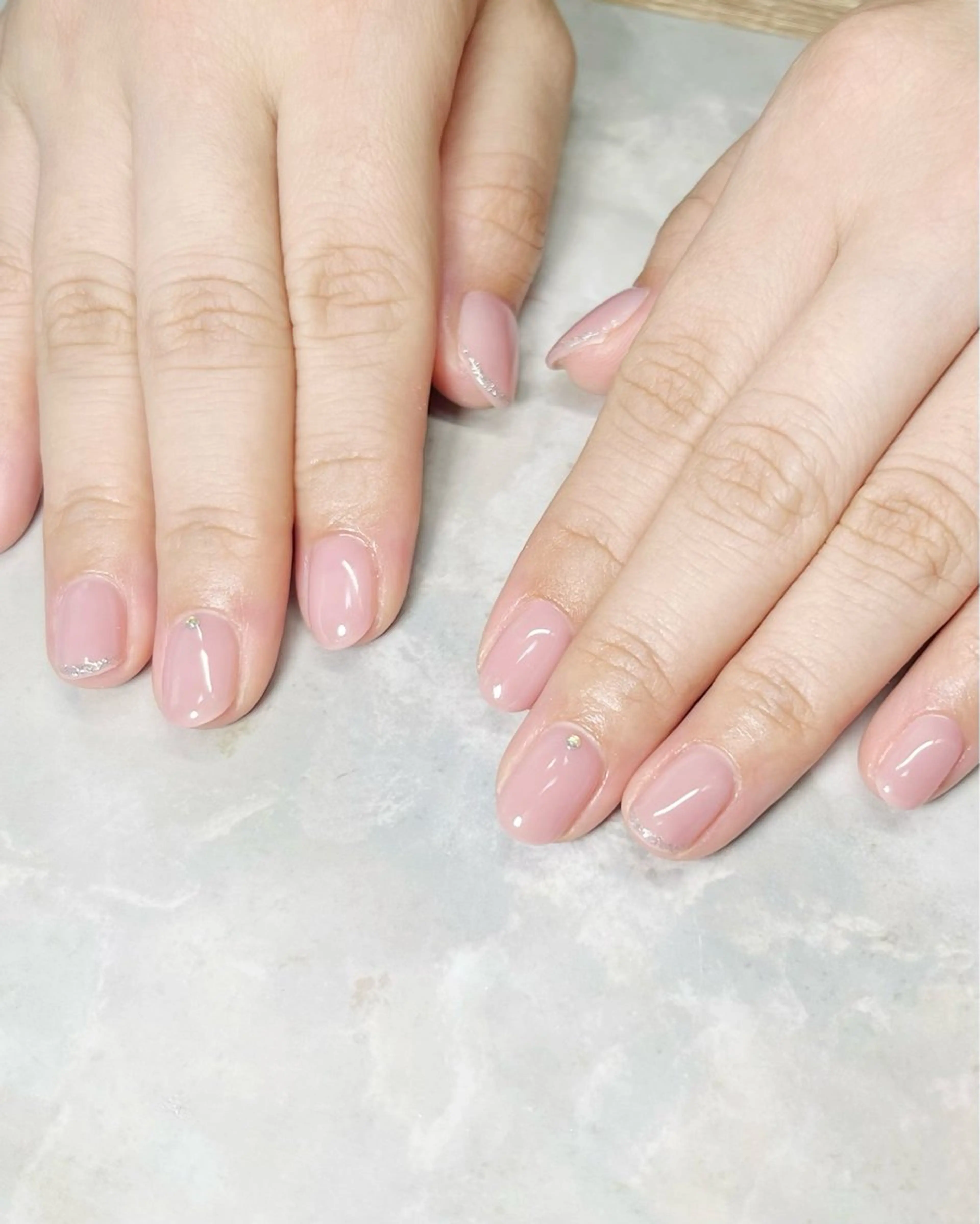 ネイル フレンチネイル ラメ(グリッター) オフィスネイル ハンドネイル rii 　nail所属・rii  nail rikoのネイルデザイン