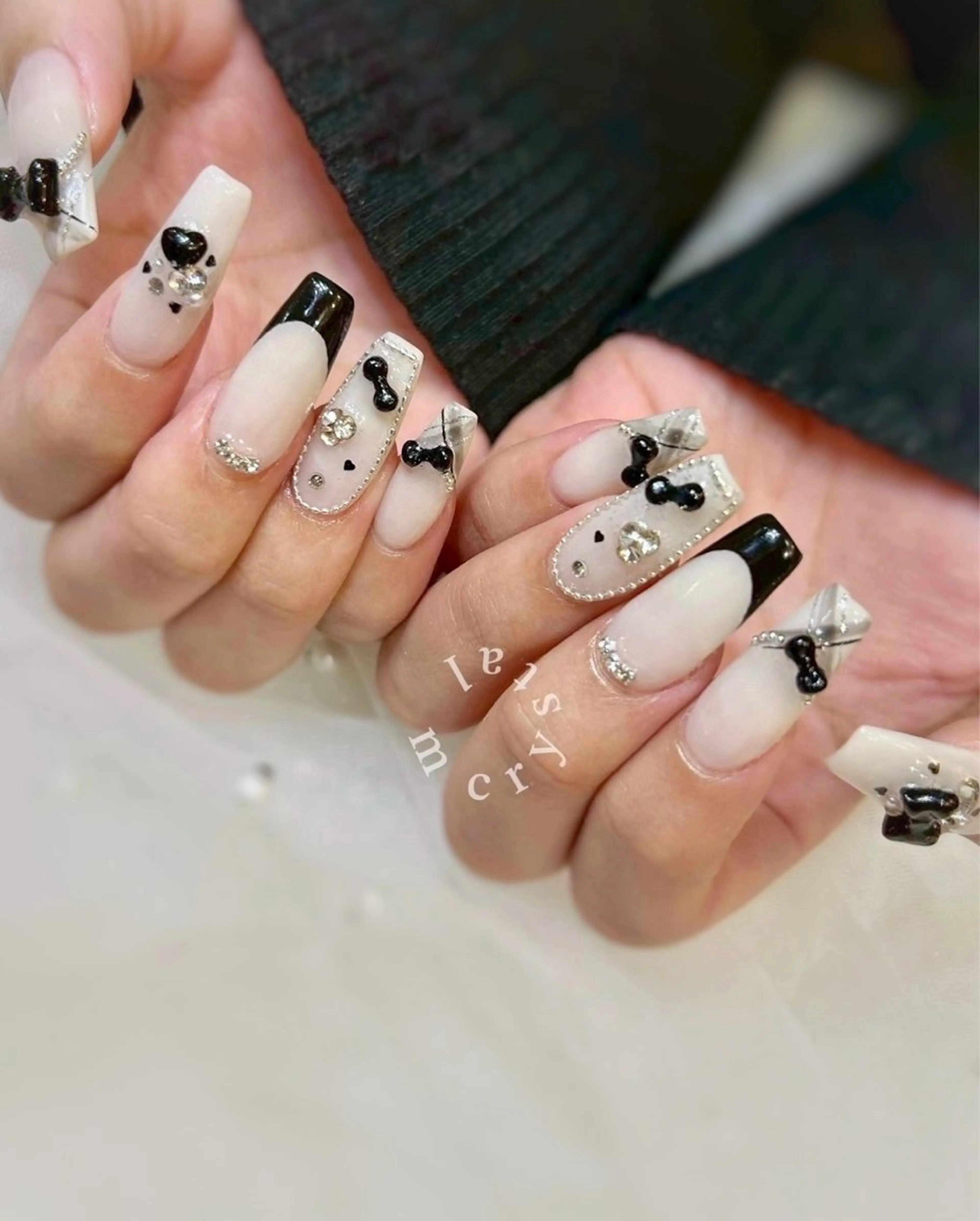 セミロング ハンドネイル Nailsalon M-crystalのネイルデザイン