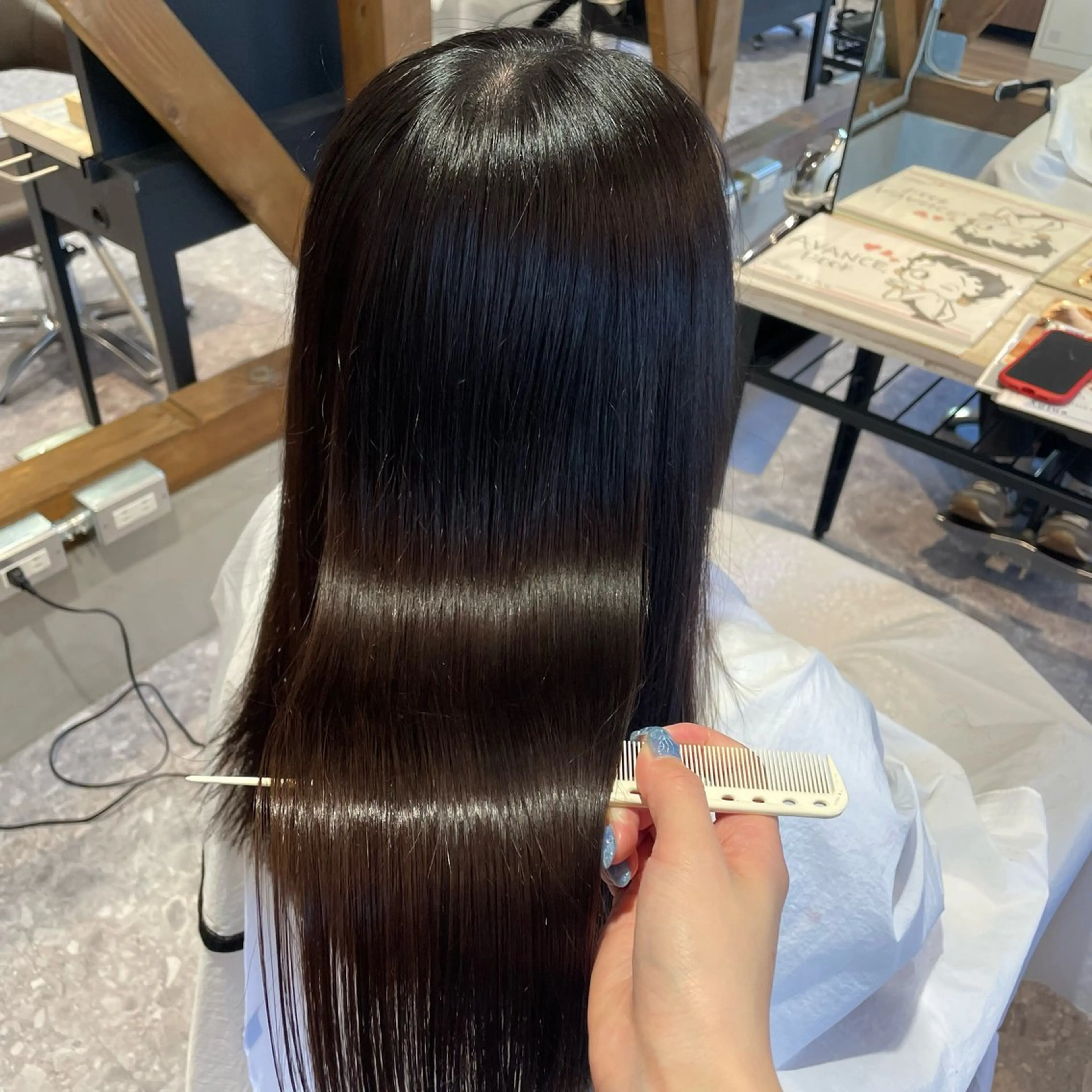 ロング トリートメント 岡本 彩香のヘアスタイル