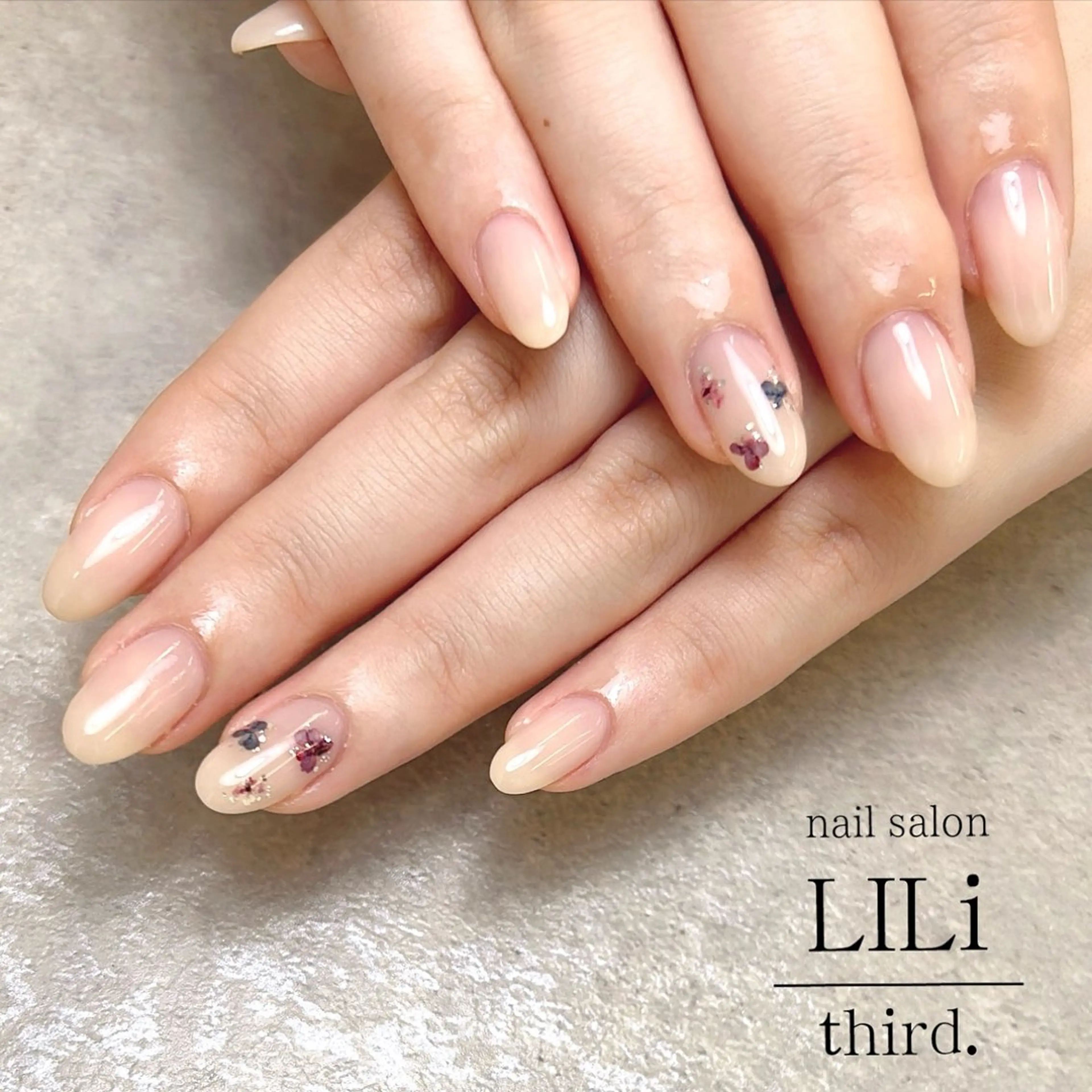 ネイル オフィスネイル シンプルネイル nail salon LILi third.所属・Saya ᵕ̈*のネイルデザイン