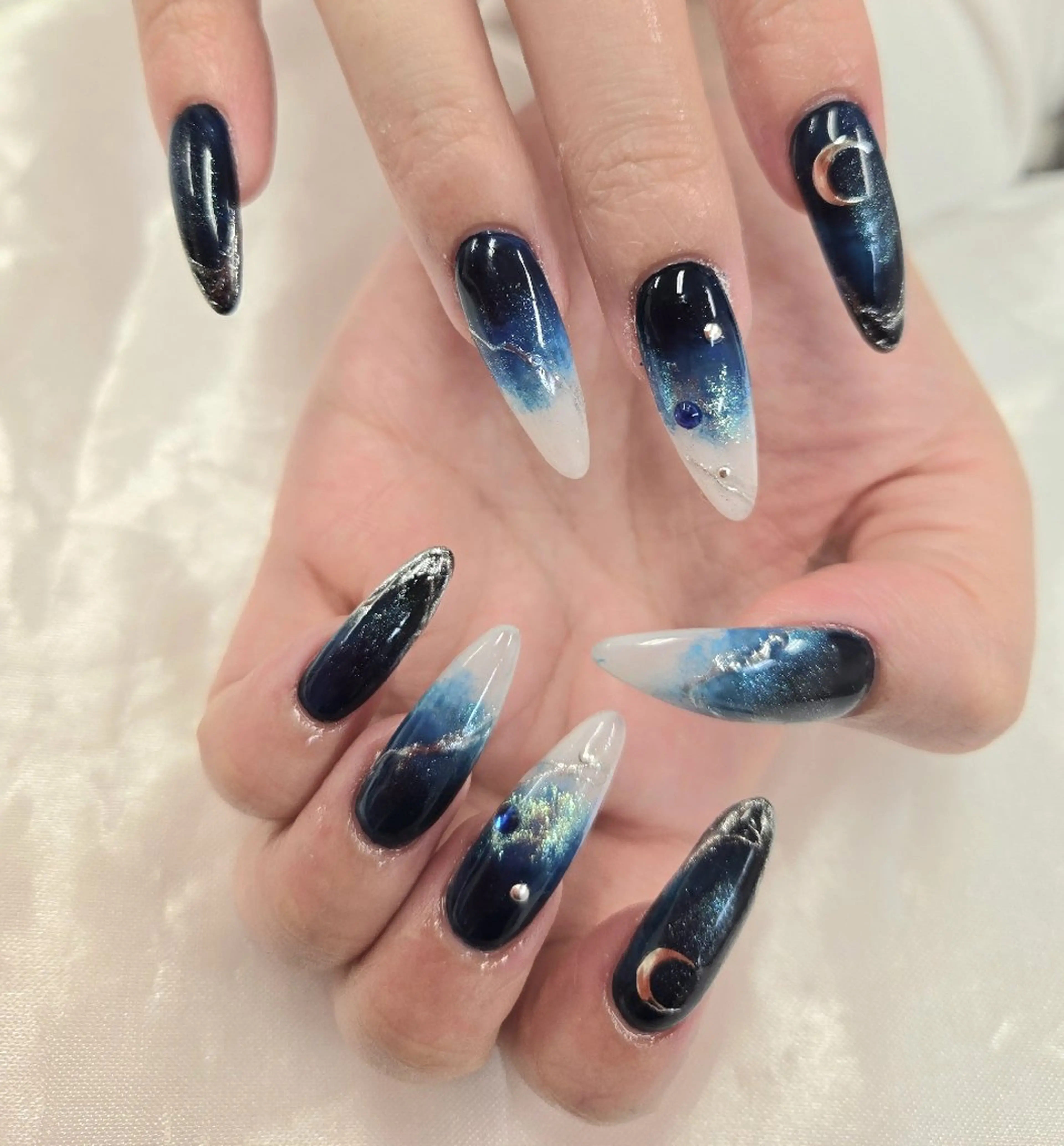 ネイル アートネイル オーロラネイル チークネイル ジェルネイル グラデーション ハンドネイル 河野ちえ (雑誌掲載サロン)のネイルデザイン