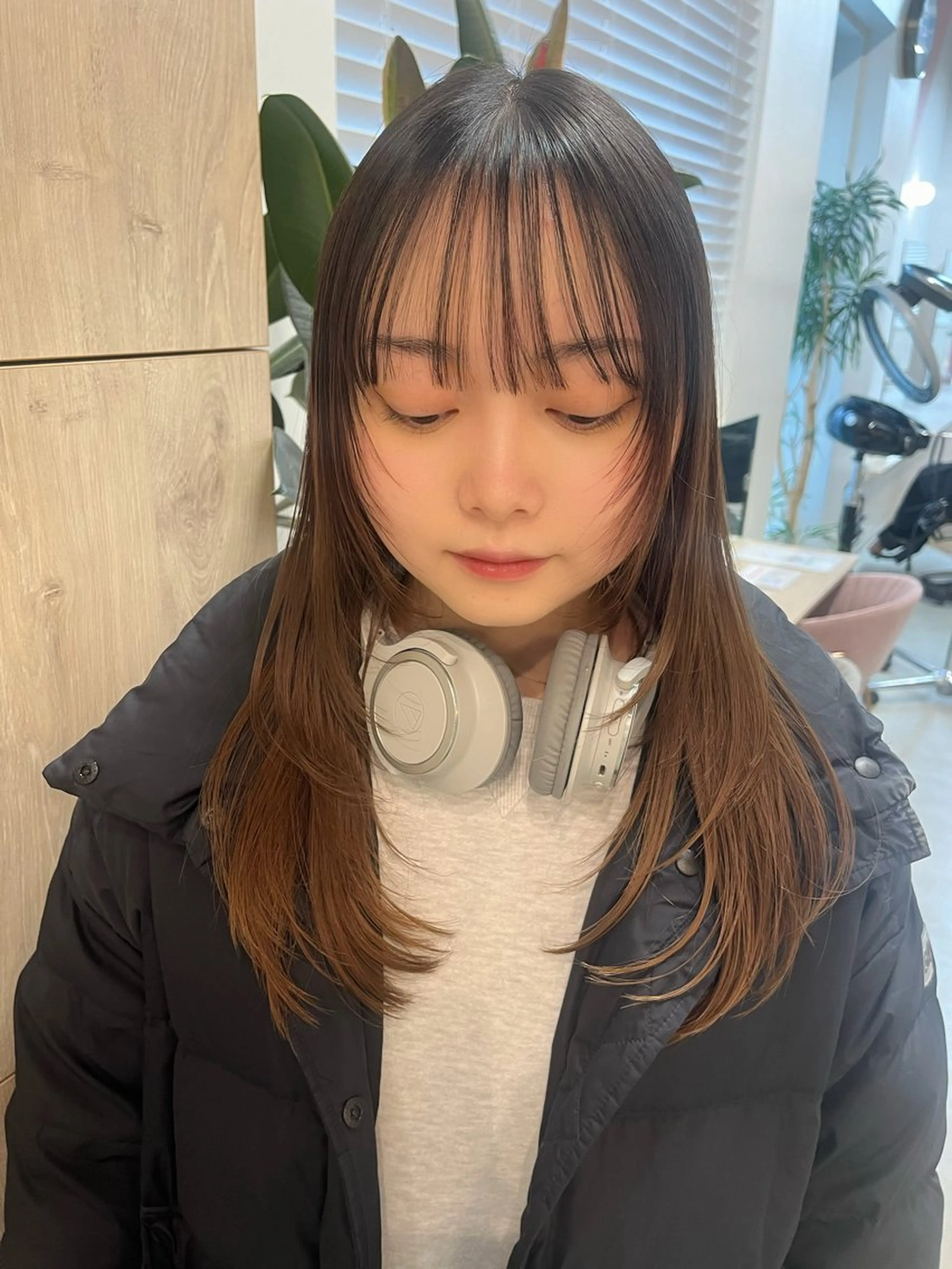 ロング レイヤーカット marino/ カラー/顔周りカットのヘアスタイル