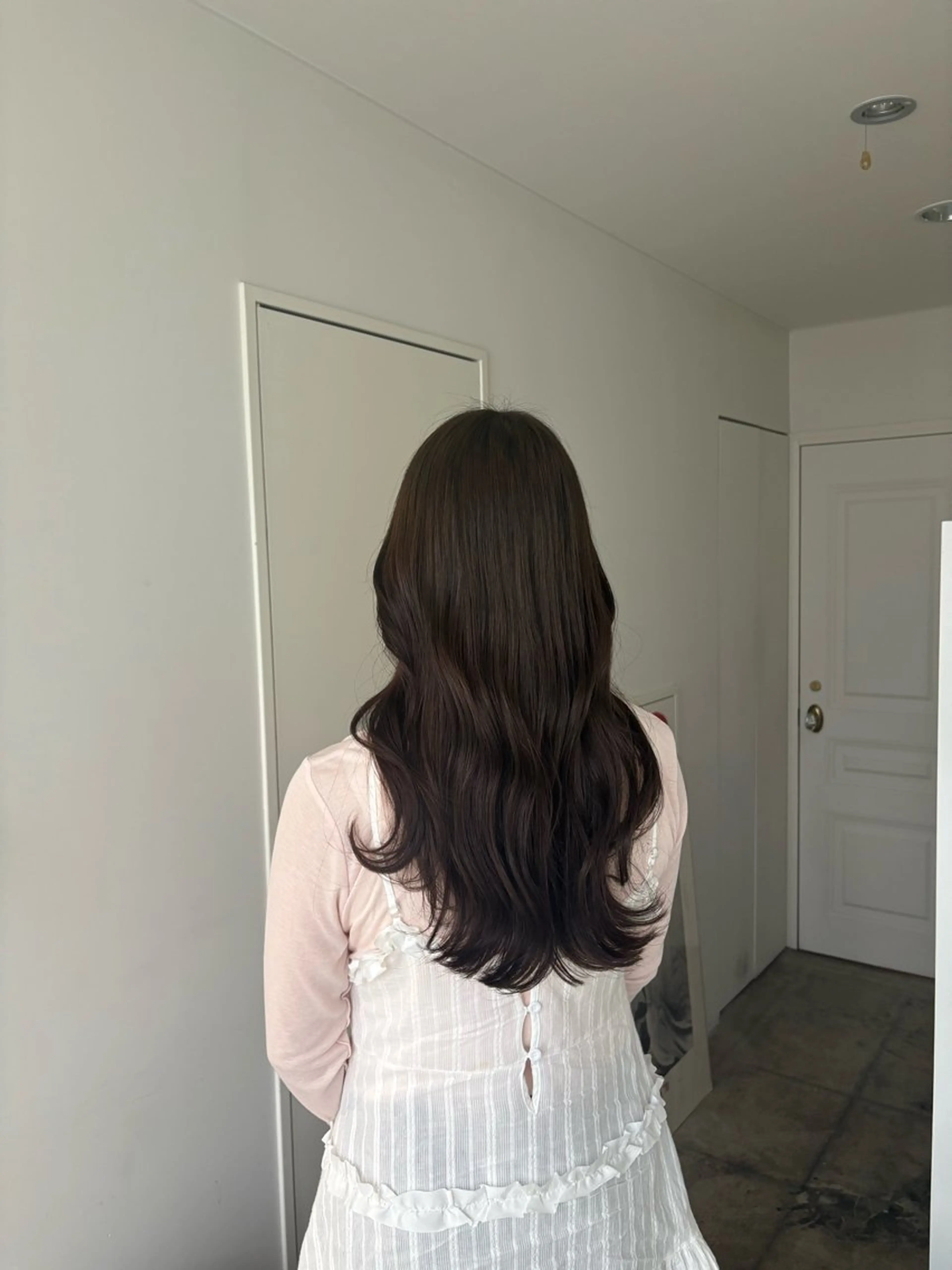 ロング カラー ベージュカラー オリーブベージュ カット ヘアカラー トリートメント Jr.スタイリスト ヨシノヒメカのヘアスタイル