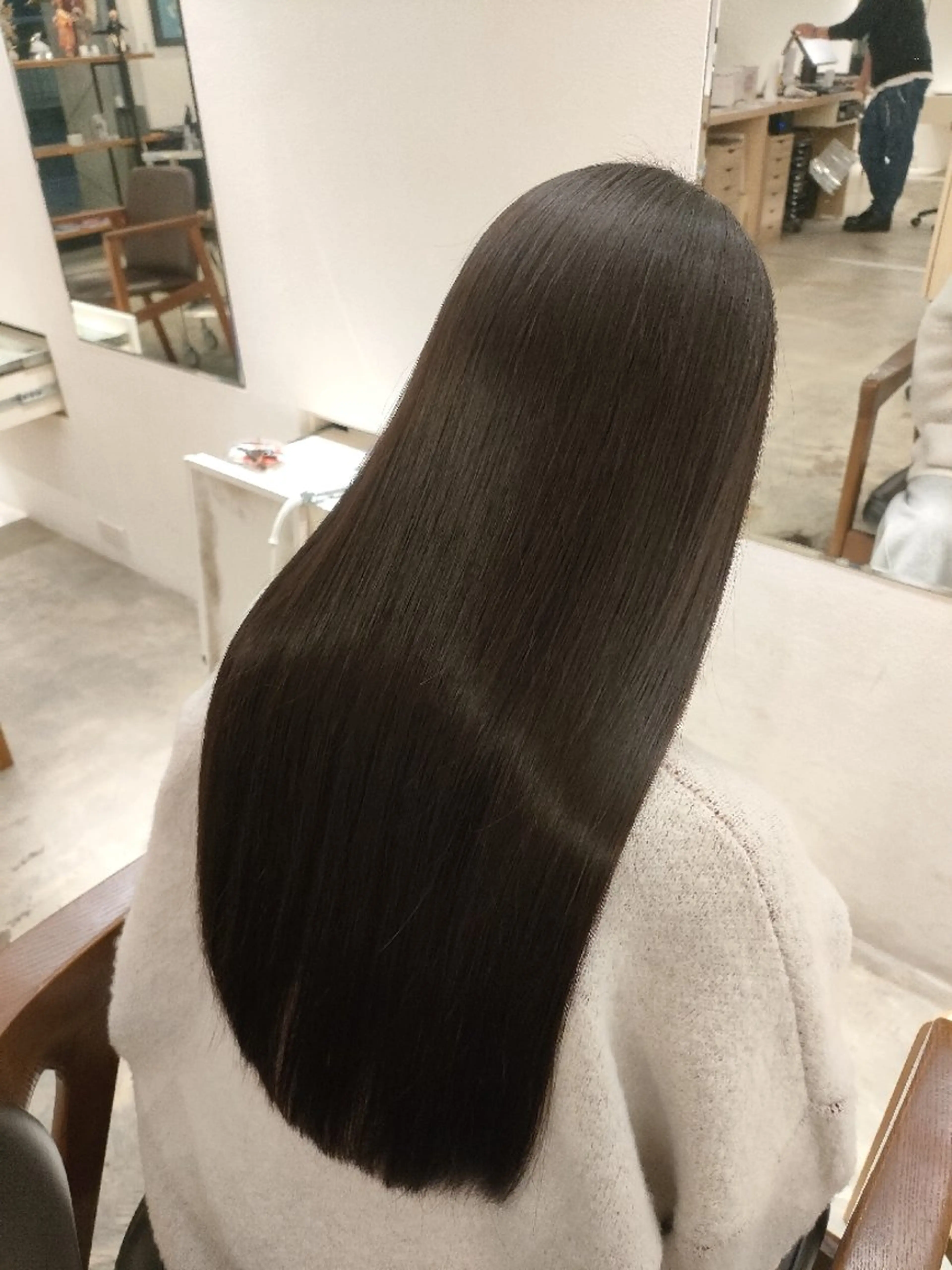 🧚‍♀️12月限定!!🧚‍♀️ カット＋艶髪ストレート ￥21450 ⇒ ￥11000の写真