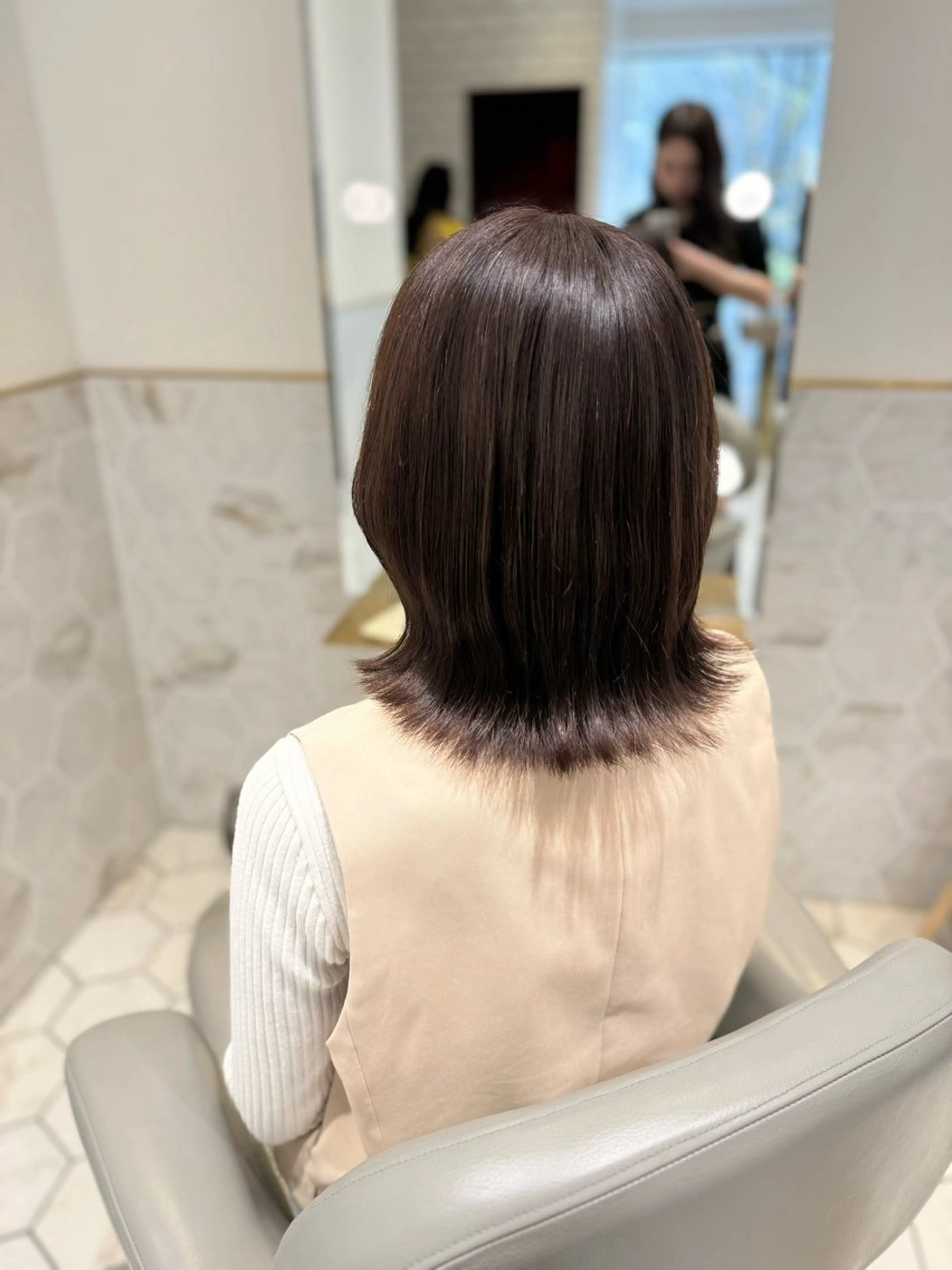 ショート カラー ブリーチ ブラウンカラー ヘーゼル ブリーチなしカラー ヘアカラー costes 今井芽依のヘアスタイル