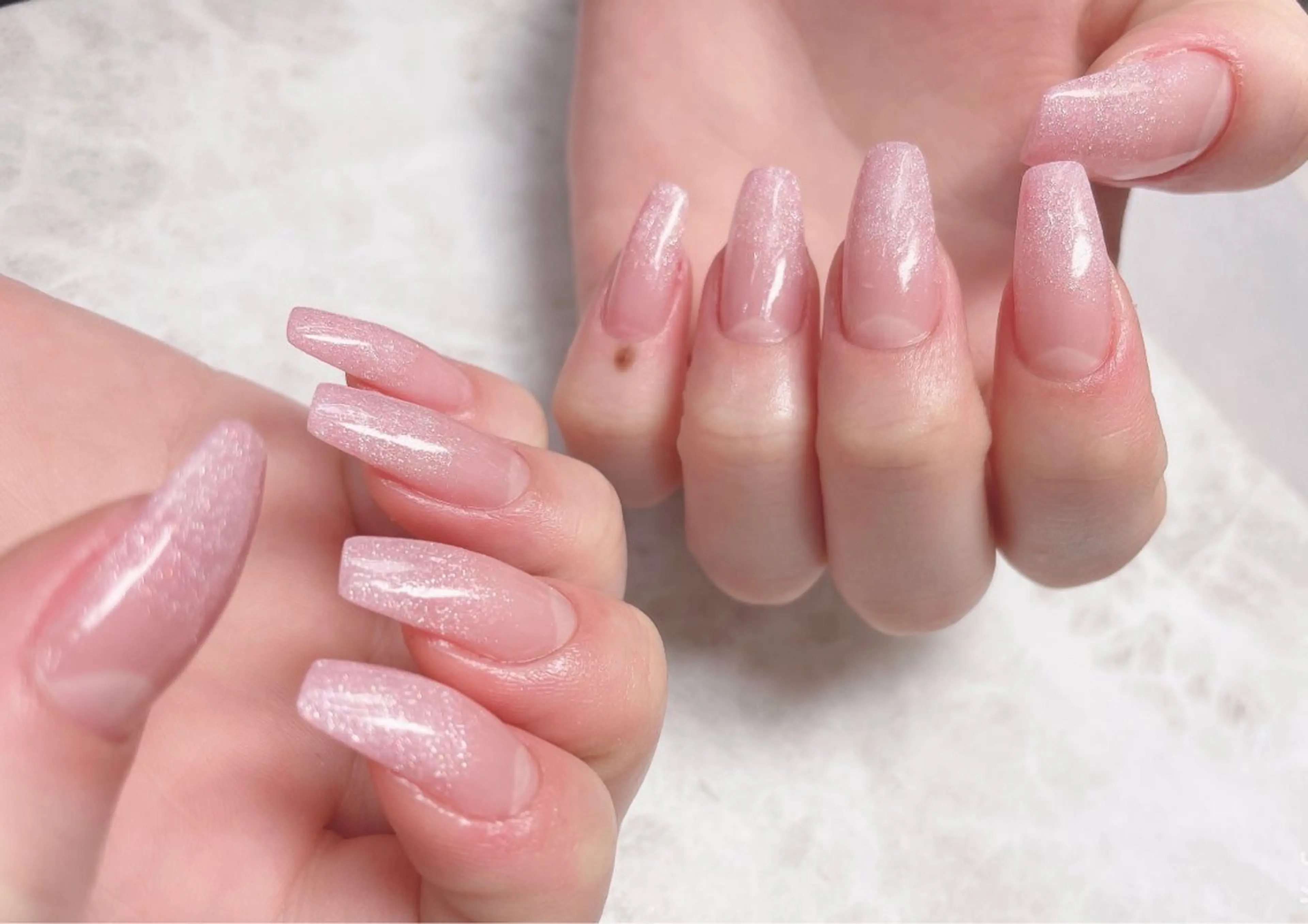 ネイル グラデーション ラメ(グリッター) ラメグラデーション Amour 佐智子の眉毛・アイブロウイメージ