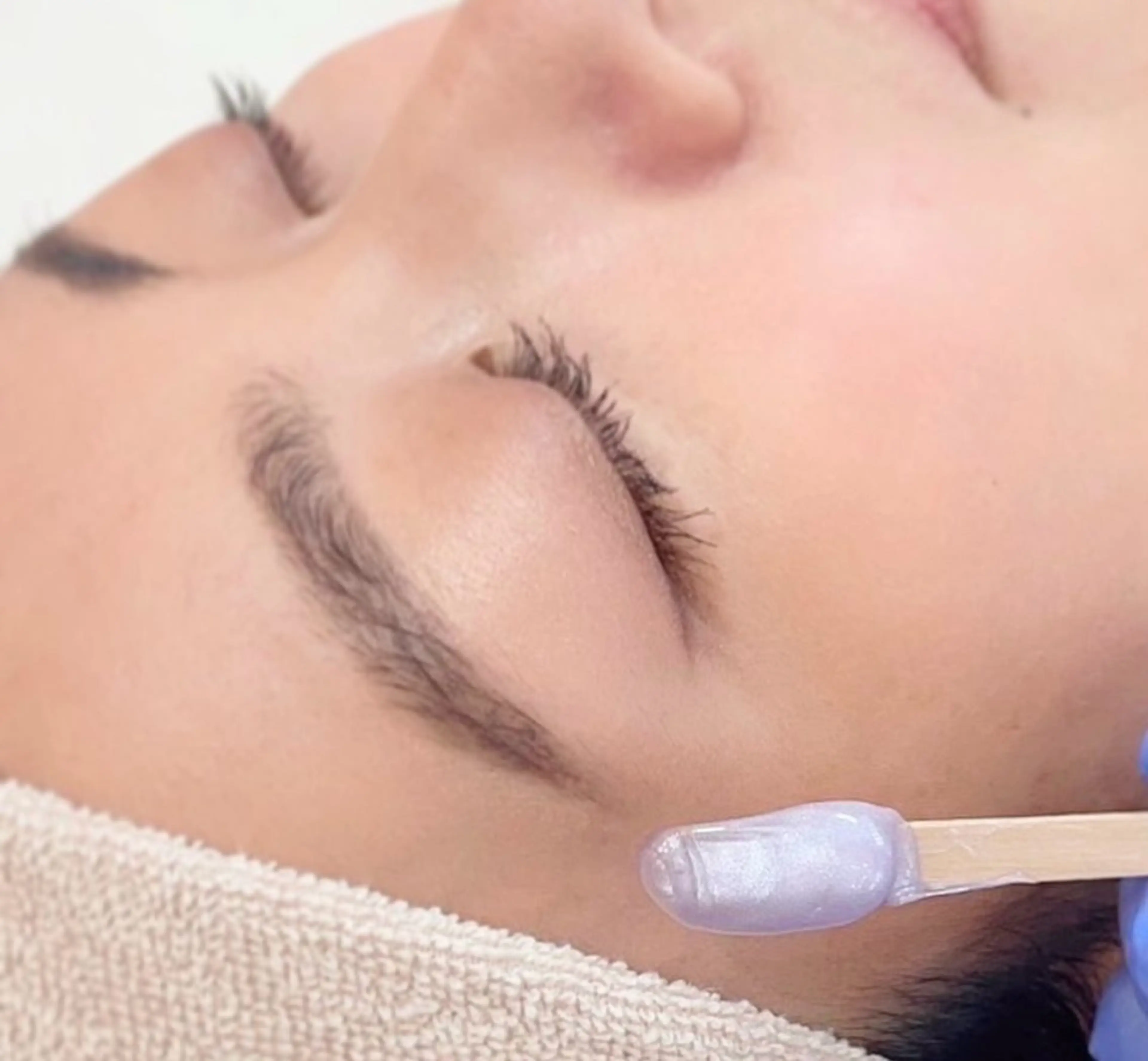 WAX脱毛 眉毛カットの写真