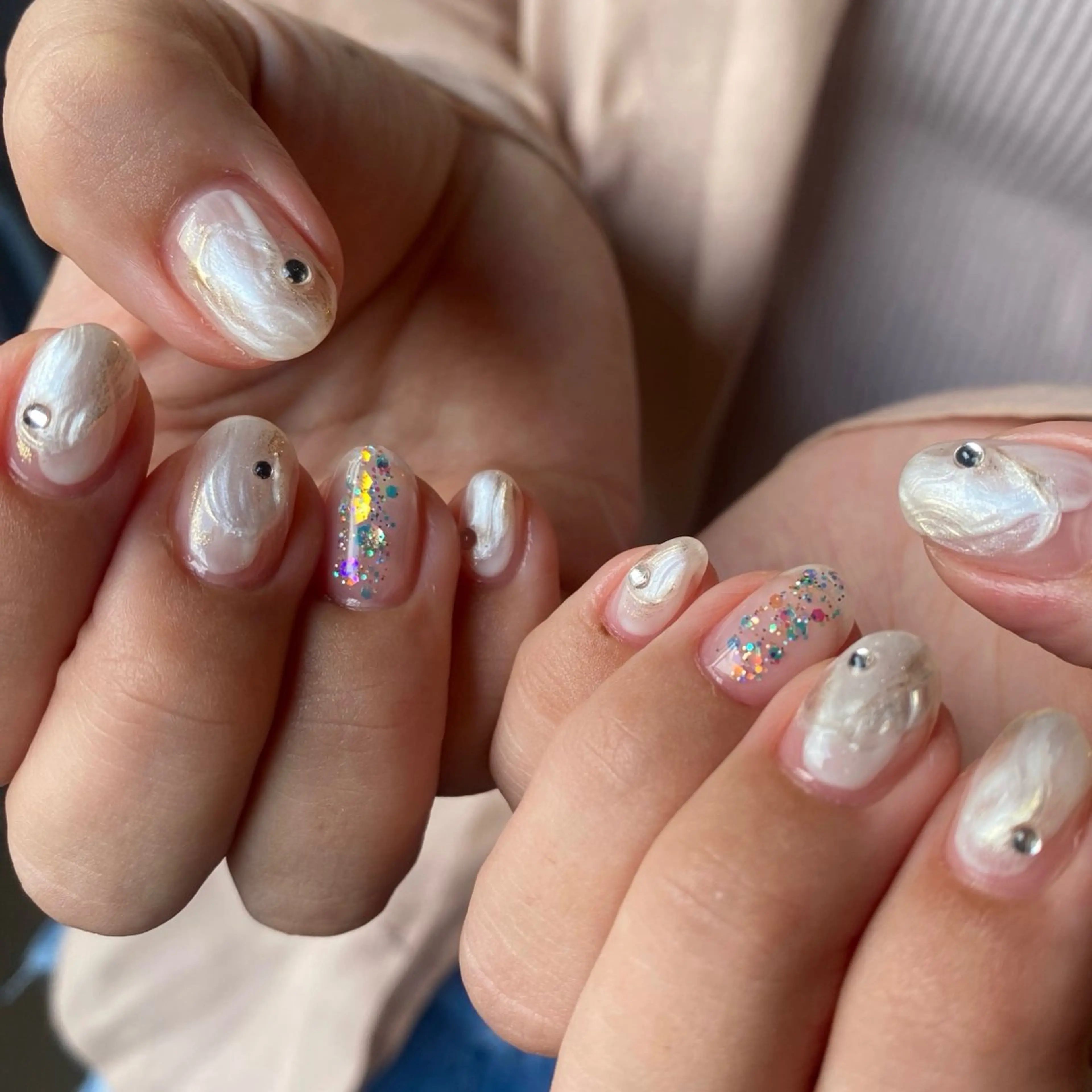 ネイル ニュアンスネイル シンプルネイル ストーンネイル amuse 手書きニュアンスのネイルデザイン