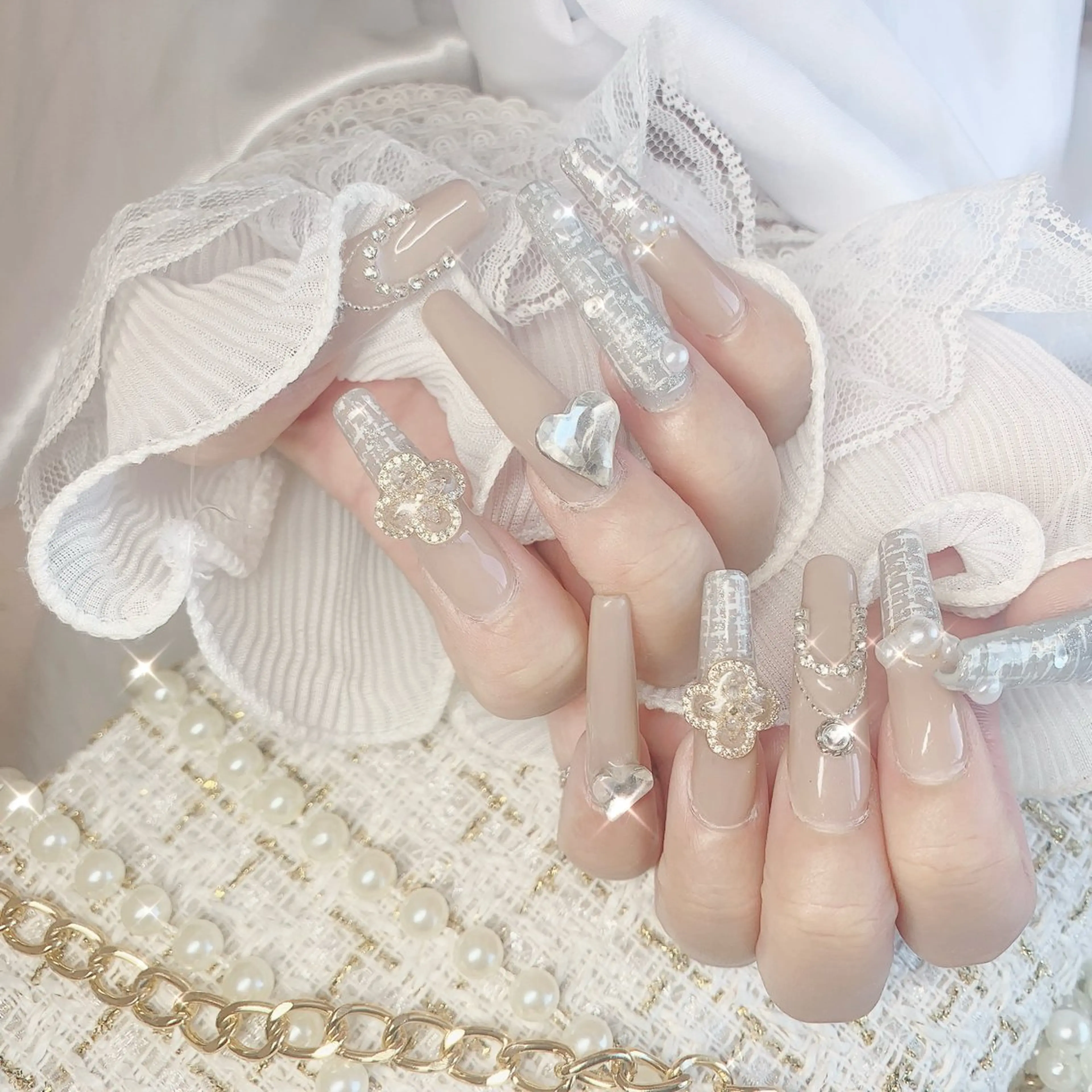 ネイル オーロラネイル 成人式 フットネイル 韓国ネイル ロングネイル Yudia🦋 azuのネイルデザイン