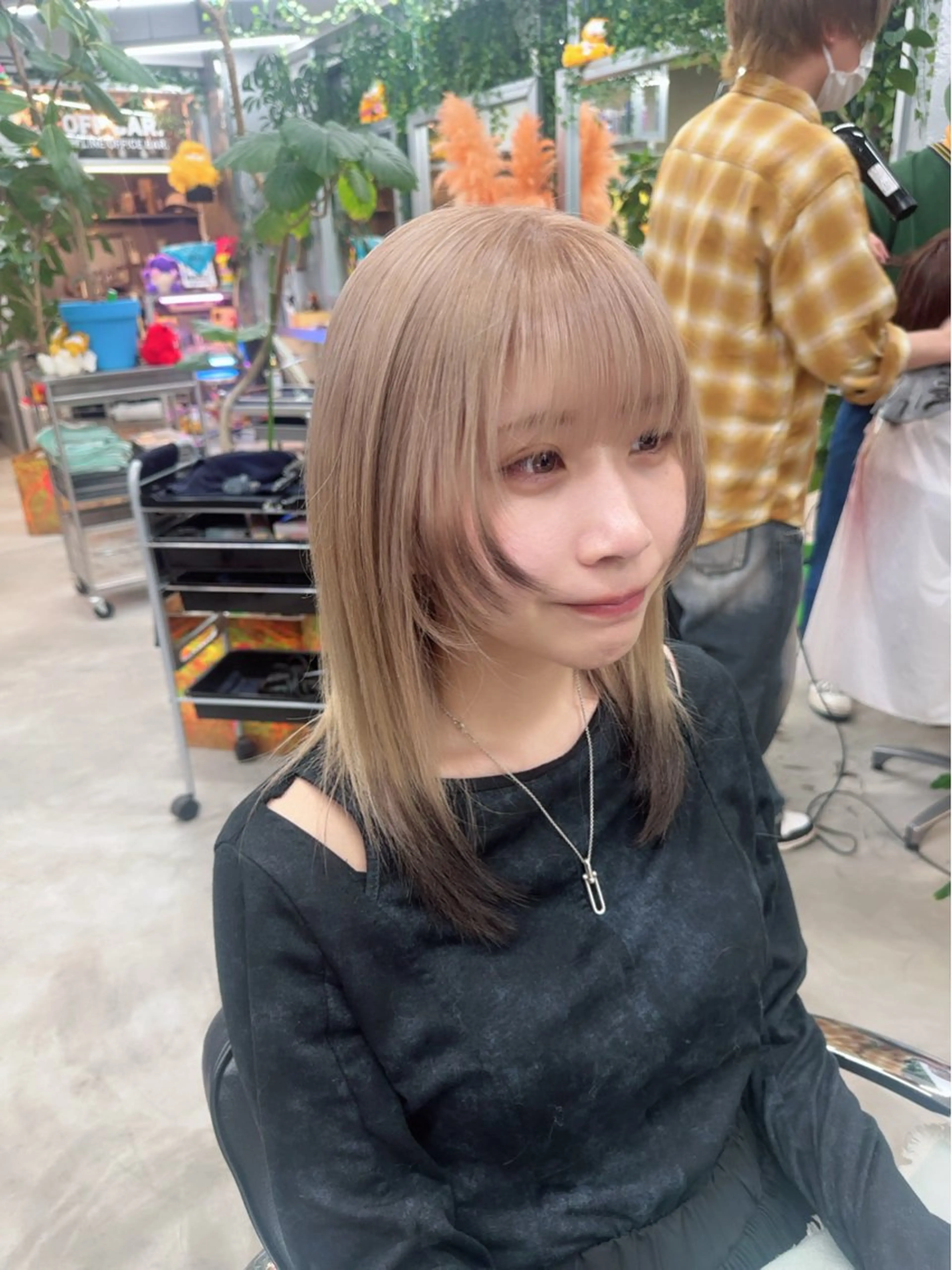 ミディアム カラー ヘアカラー トリートメント 岡野 静華のヘアスタイル