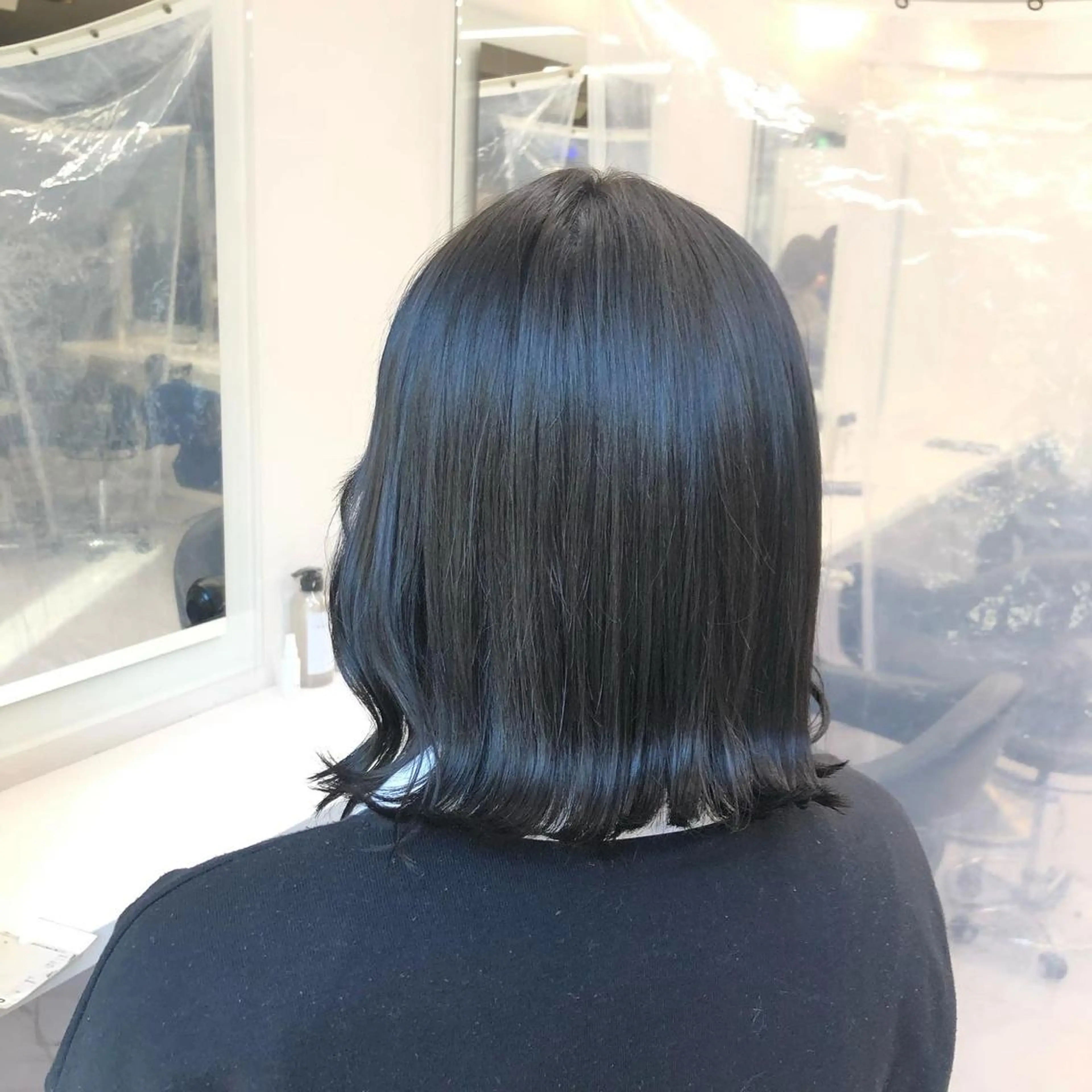 ショート 寒色＆ブリーチ特化 寒色MiOのヘアスタイル