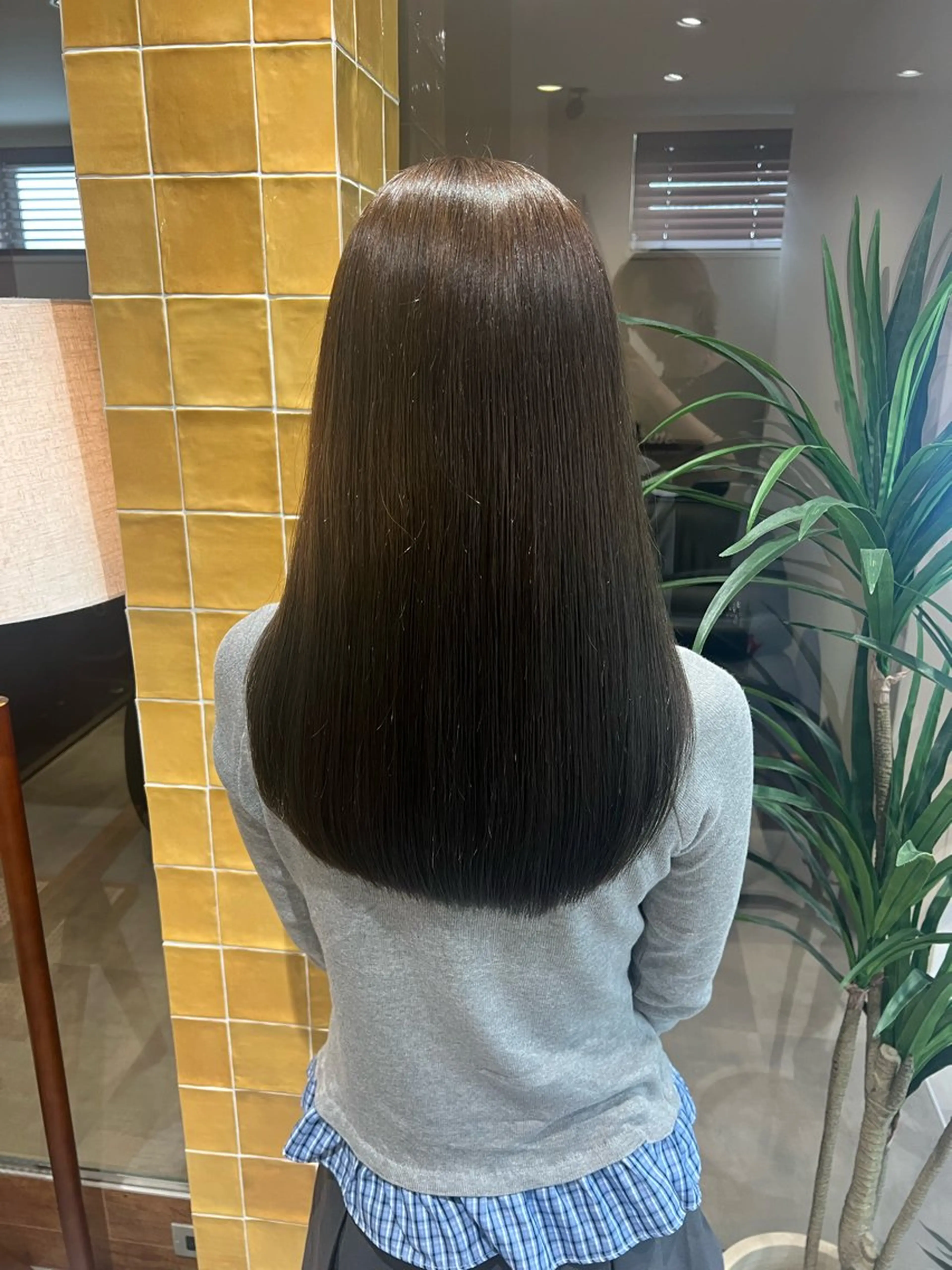 セミロング カット ヘアカラー トリートメント 艶髪/透明感 レイヤー YUKIのヘアスタイル