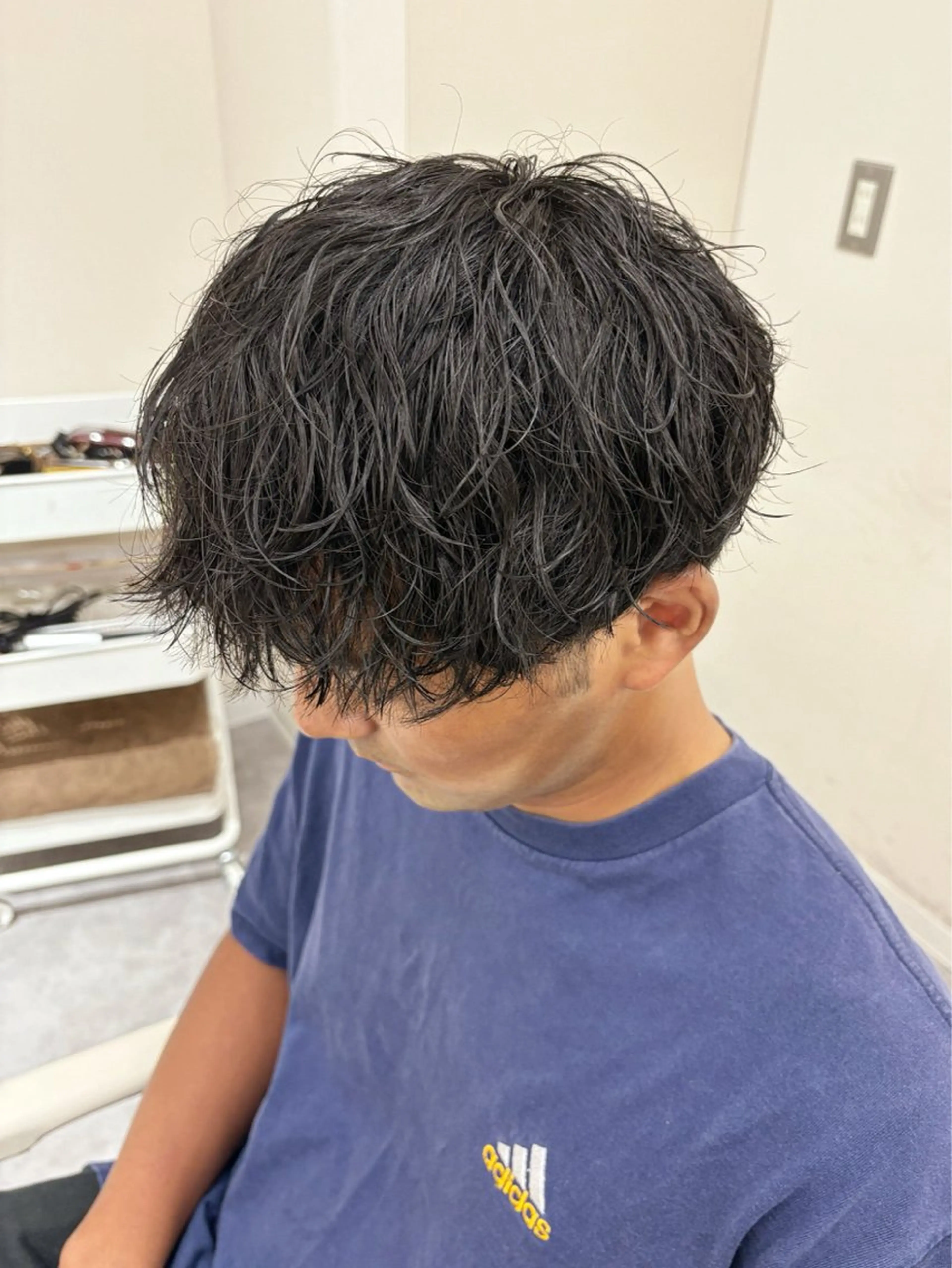 パーマ メンズ センターパート フェードカット フェザーパーマ マッシュ メンズパーマ カット パーマ 増渕 駿介のヘアスタイル