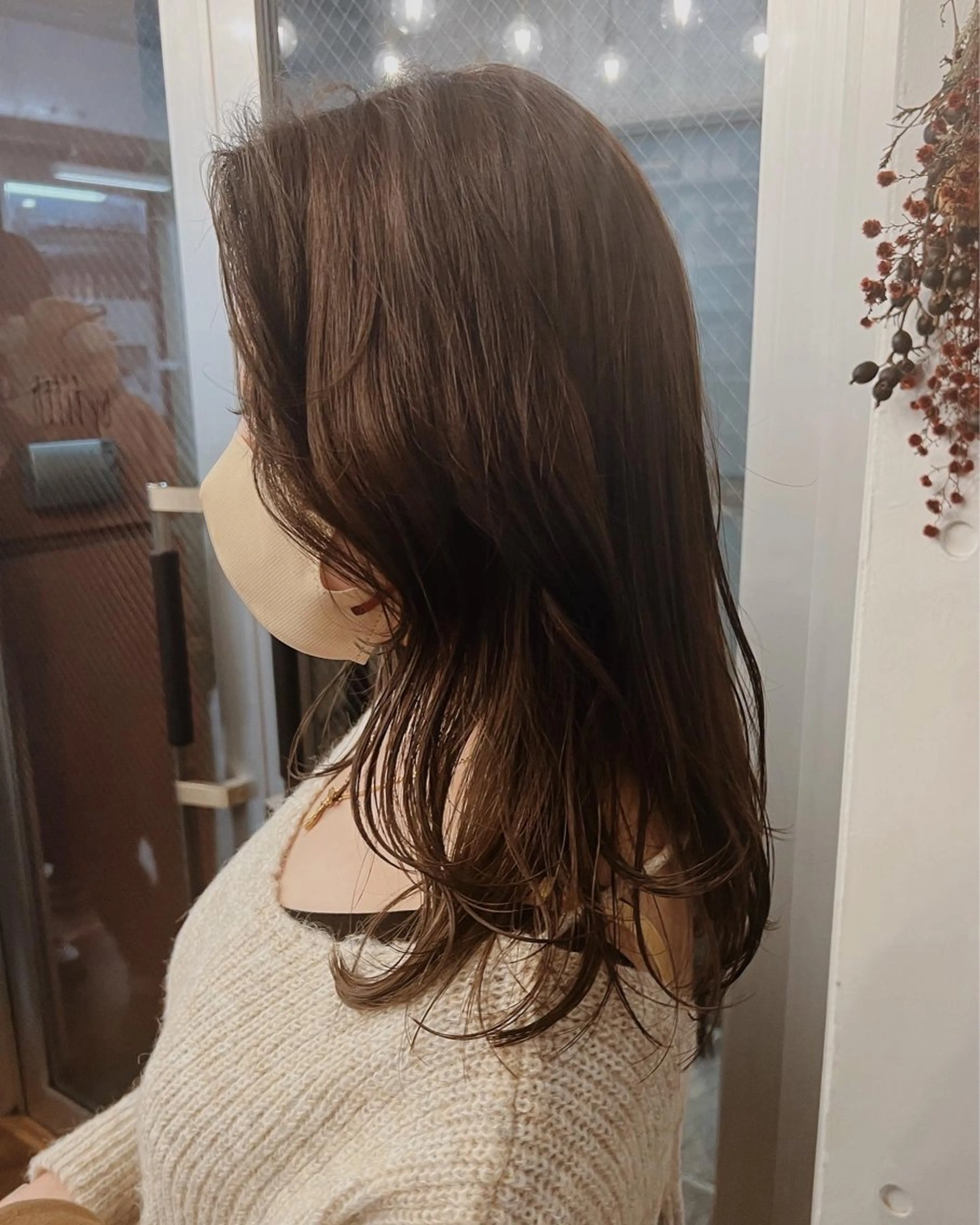 セミロング カラー パーマ ヘアアレンジ セミロングパーマ くびれヘア 顔まわりレイヤー 卒業式のヘアスタイル 韓国風ヘア ショートヘア原宿 fifth コシのヘアスタイル